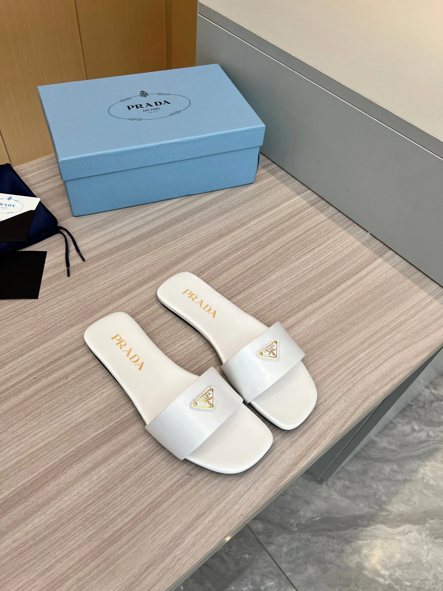 Босоножки Женские Prada 11386435