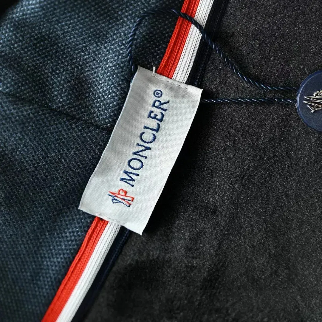 Куртки И Пуховики Мужские Moncler 1266734
