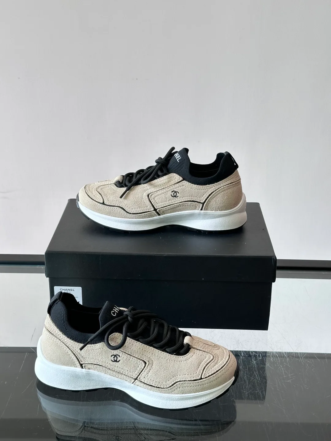 Кроссовки Женские Chanel 18079223
