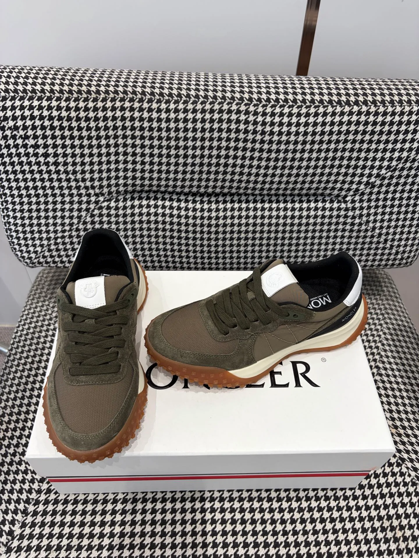 Кроссовки Женские Moncler 19081253