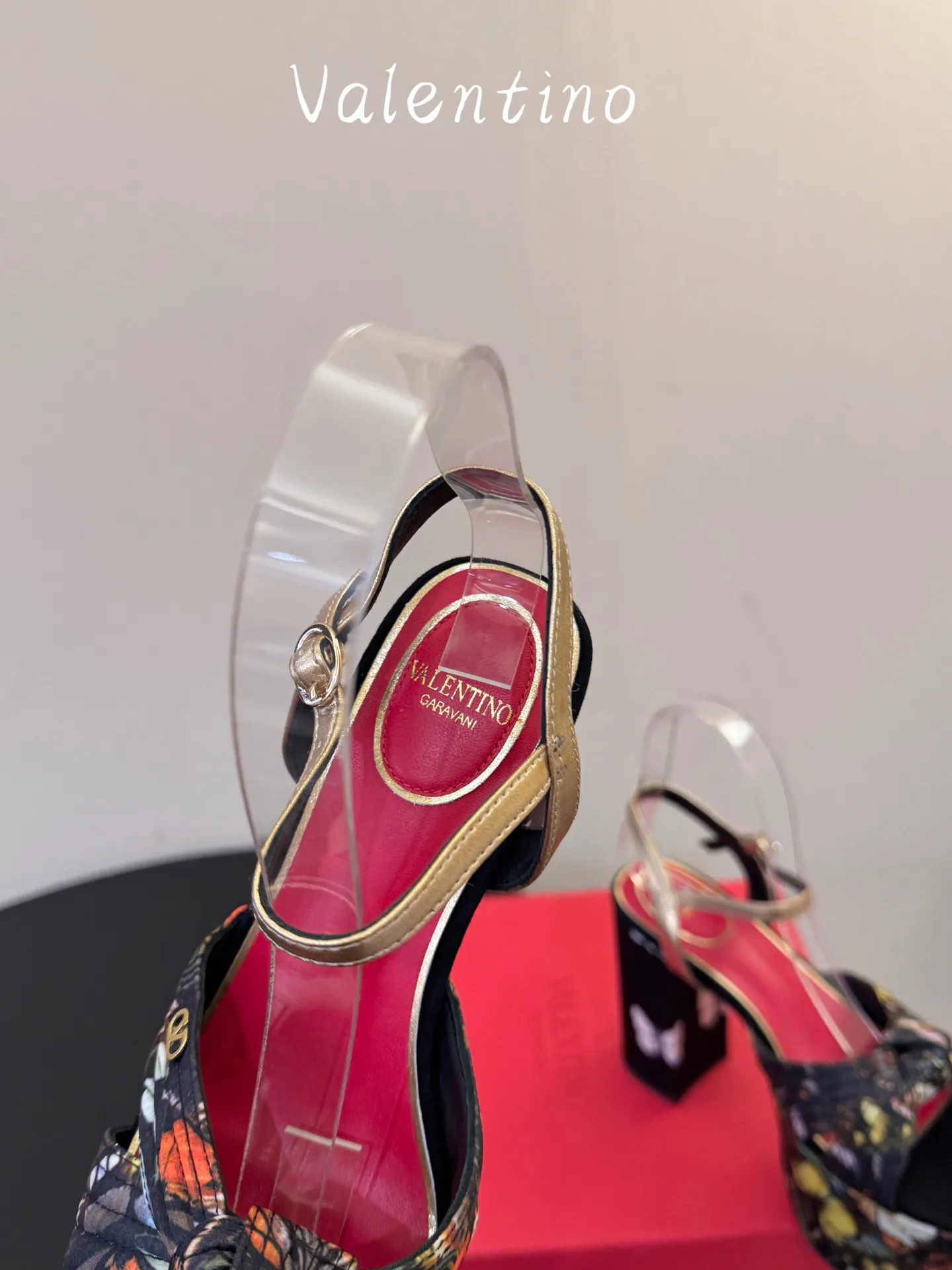Босоножки Женские Valentino 19707116