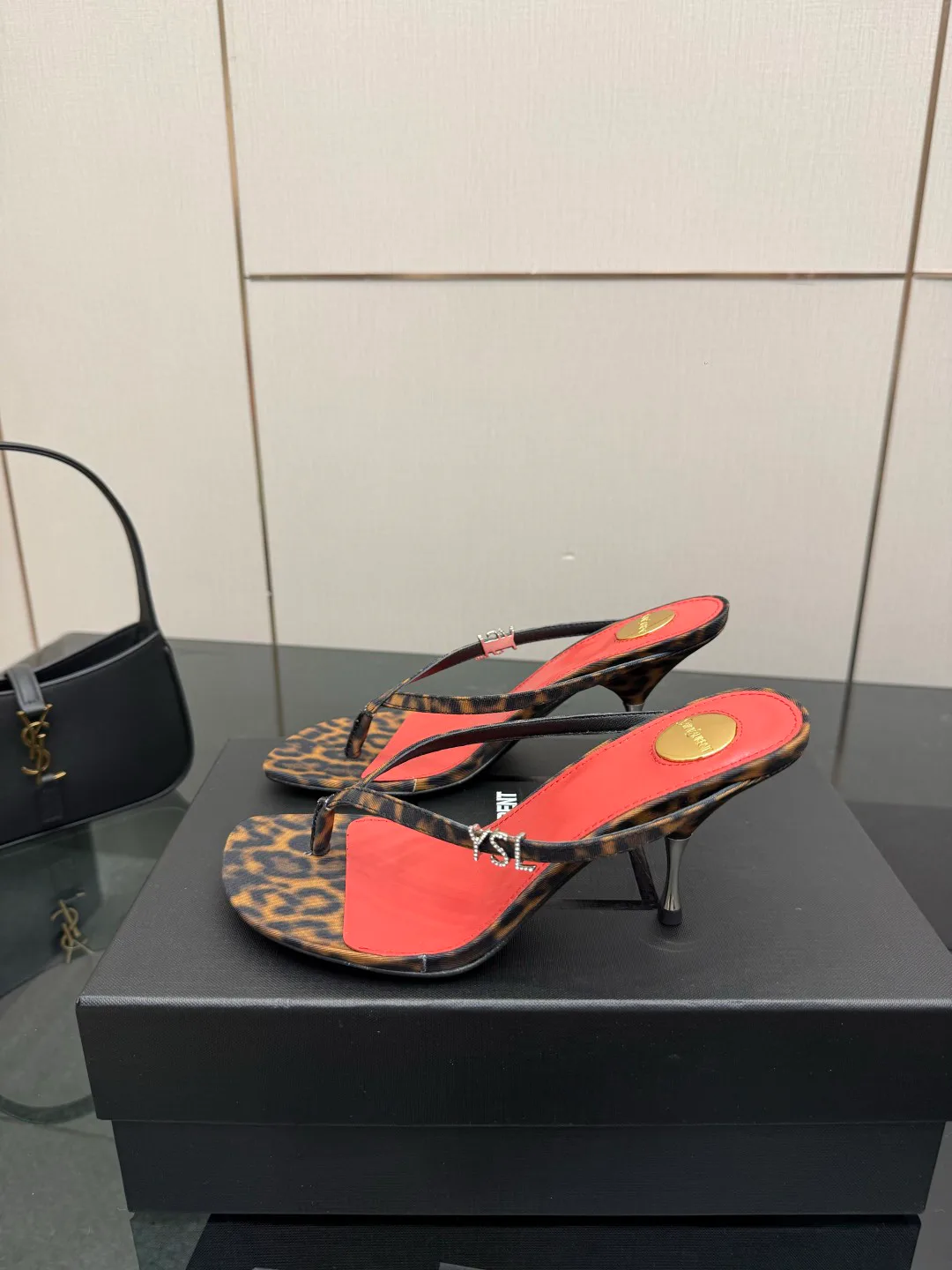 Сандалии Женские Saint Laurent 13164436