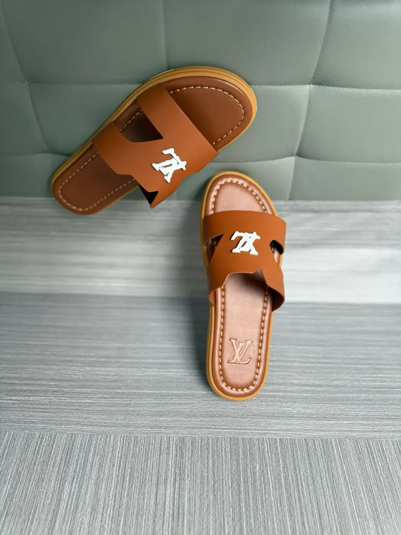 Шлепанцы Женские Louis Vuitton 829505