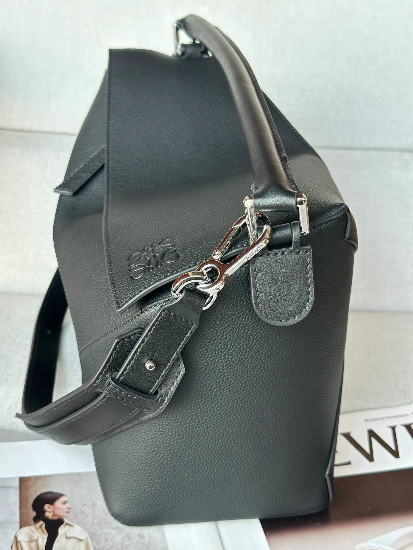 Классические Сумки Женские Loewe 18177571