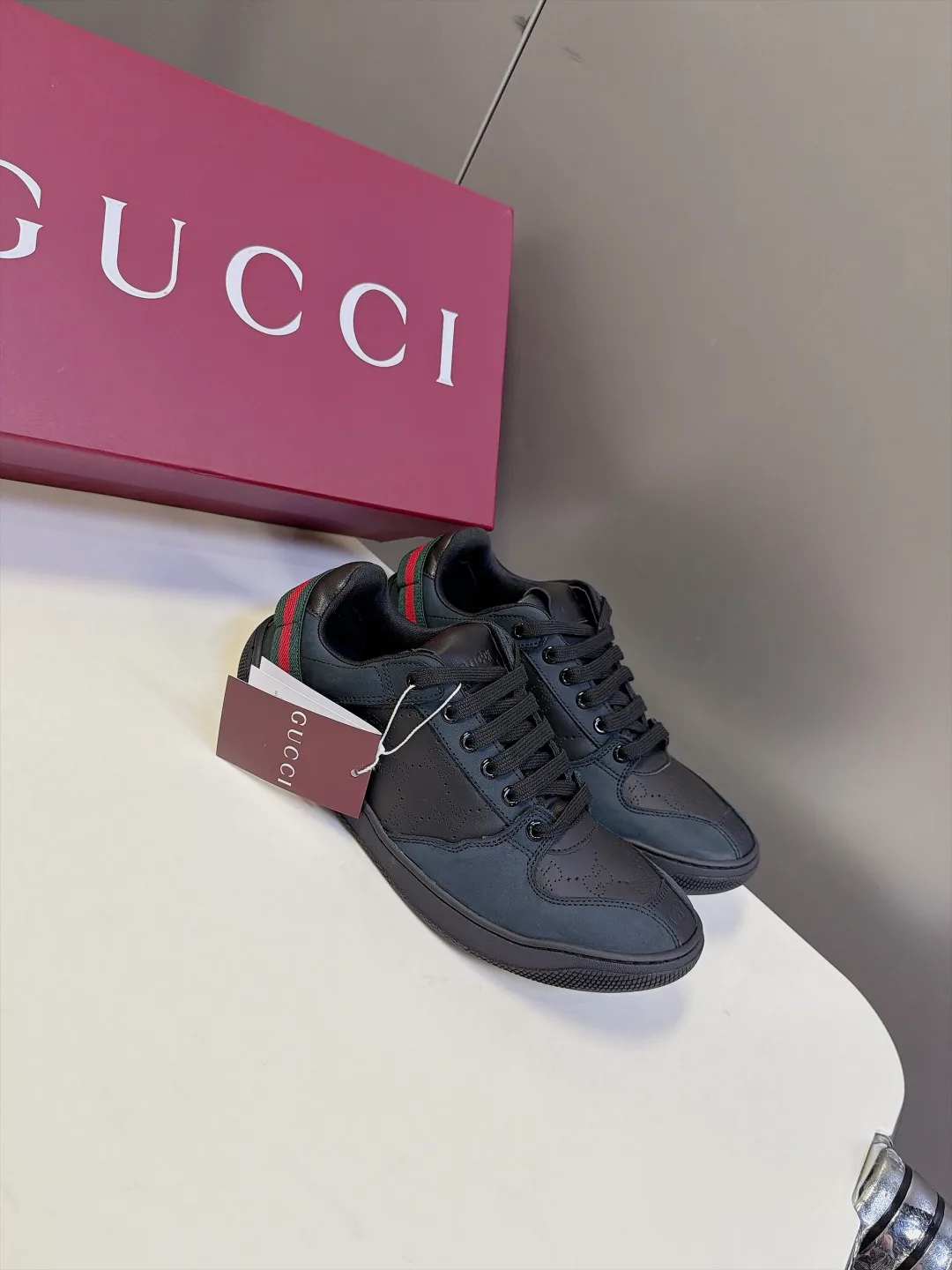 Кроссовки Женские Gucci 18294424
