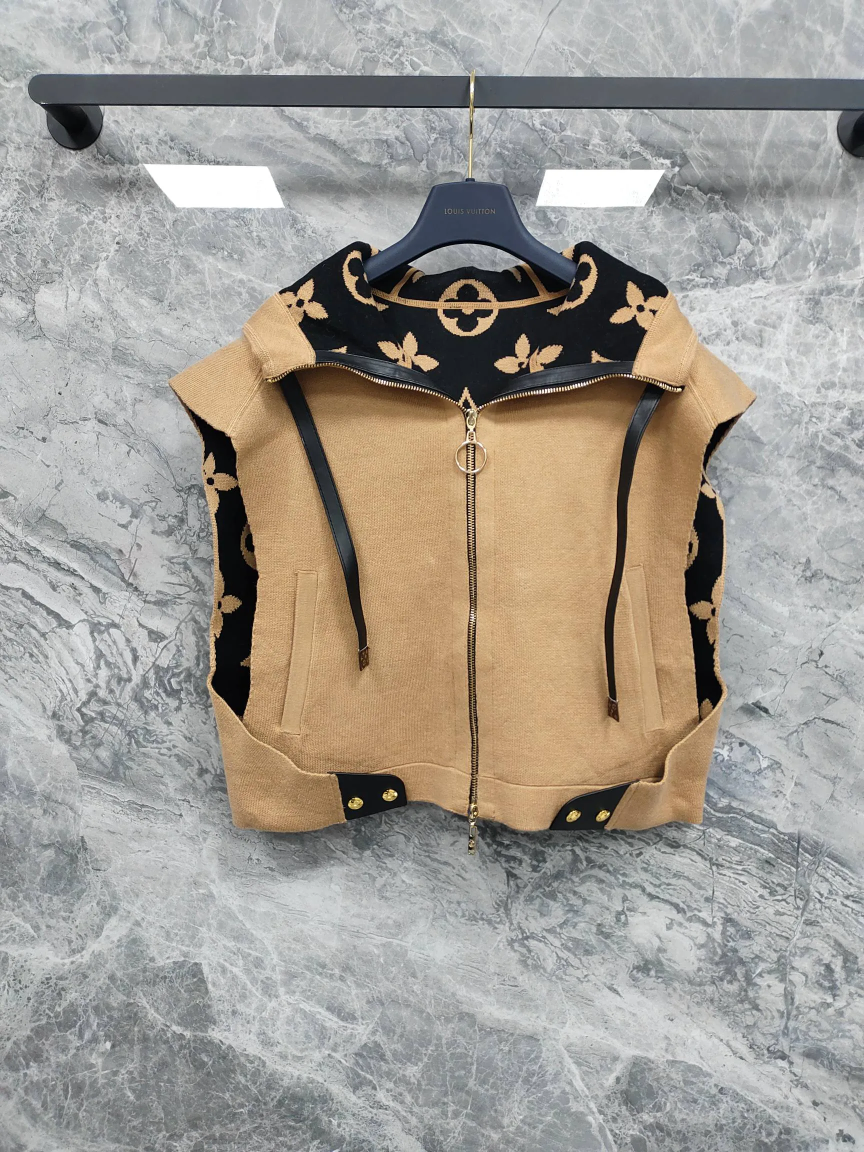Жилеты Женские Louis Vuitton 18203434