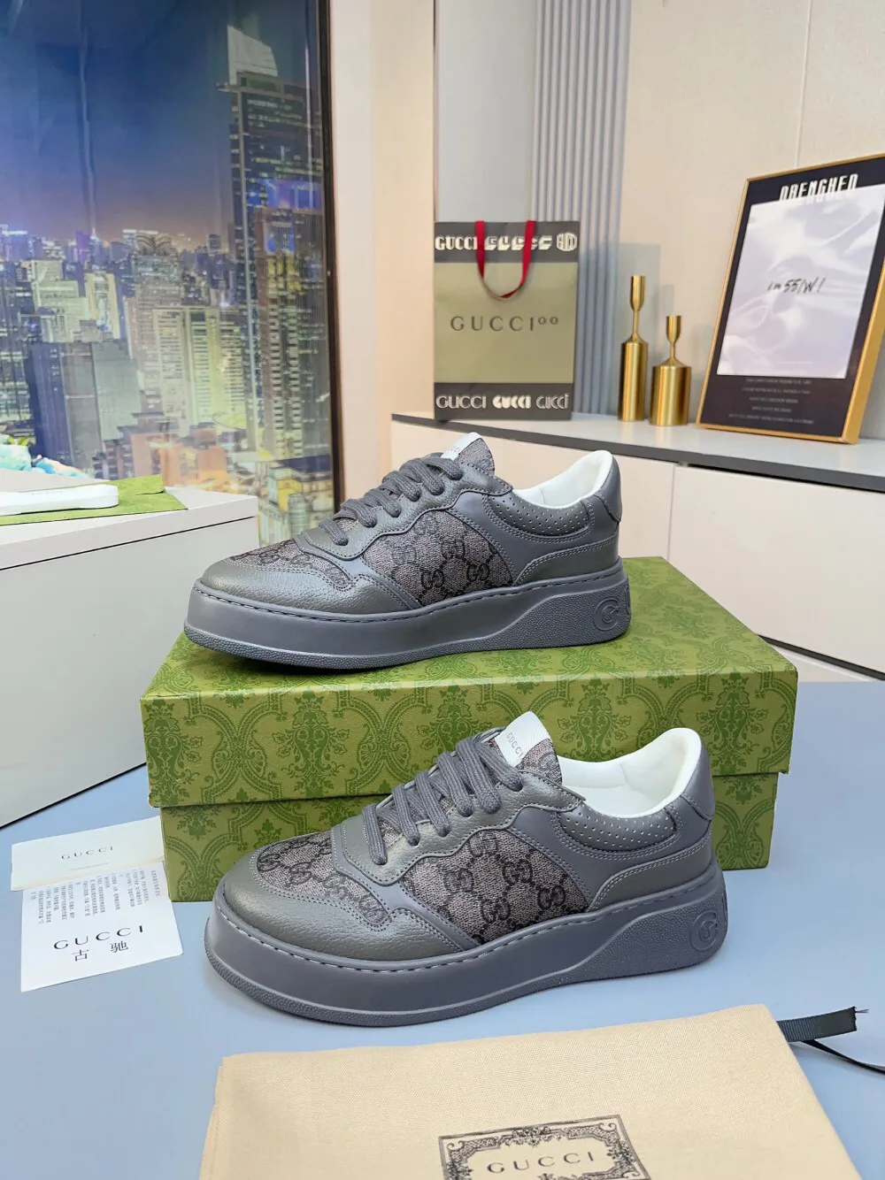 Кроссовки Женские Gucci 18369612