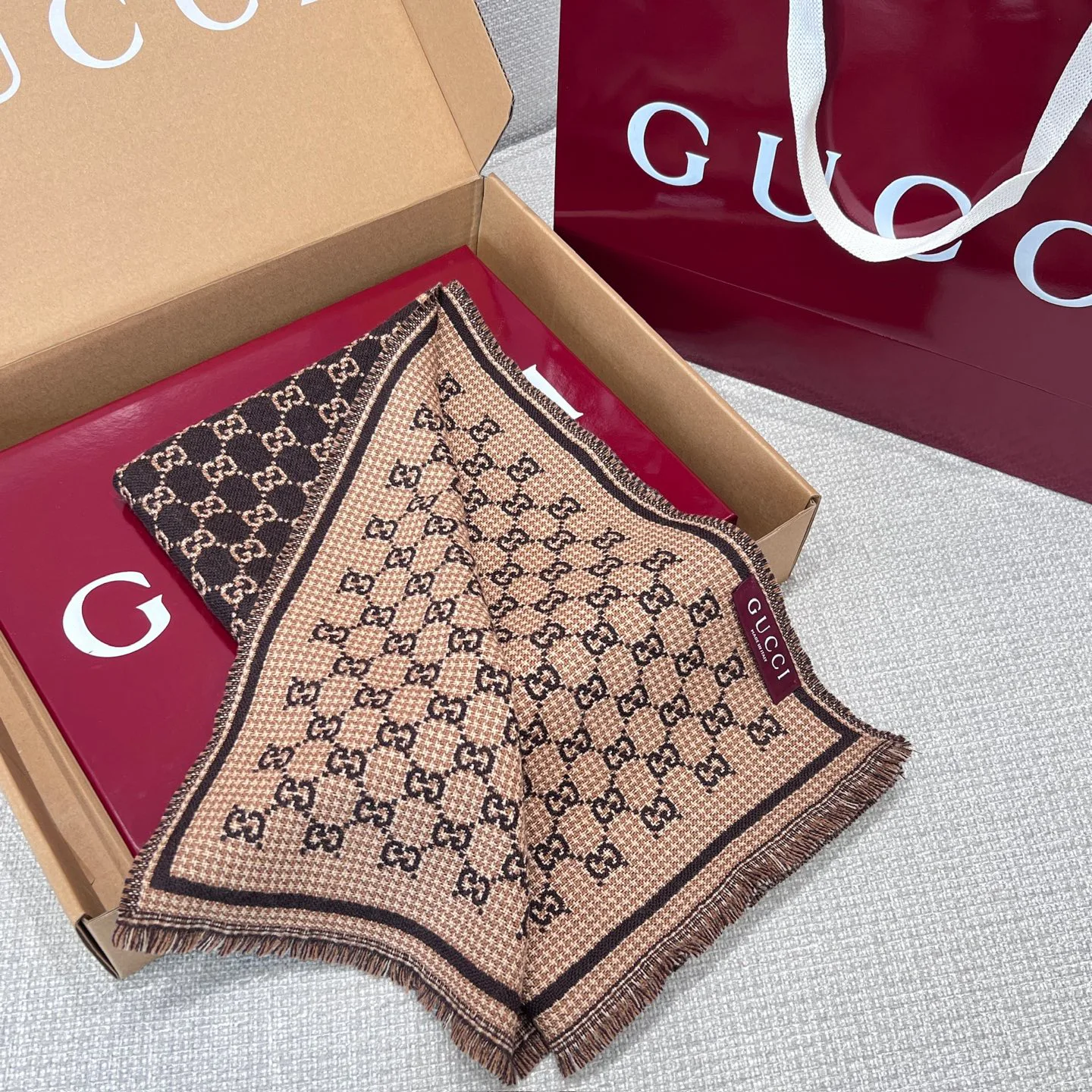 Шарфы Gucci 17992019