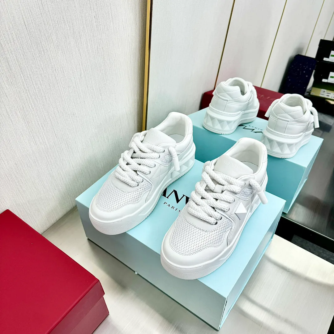 Кроссовки Женские Valentino 17955022
