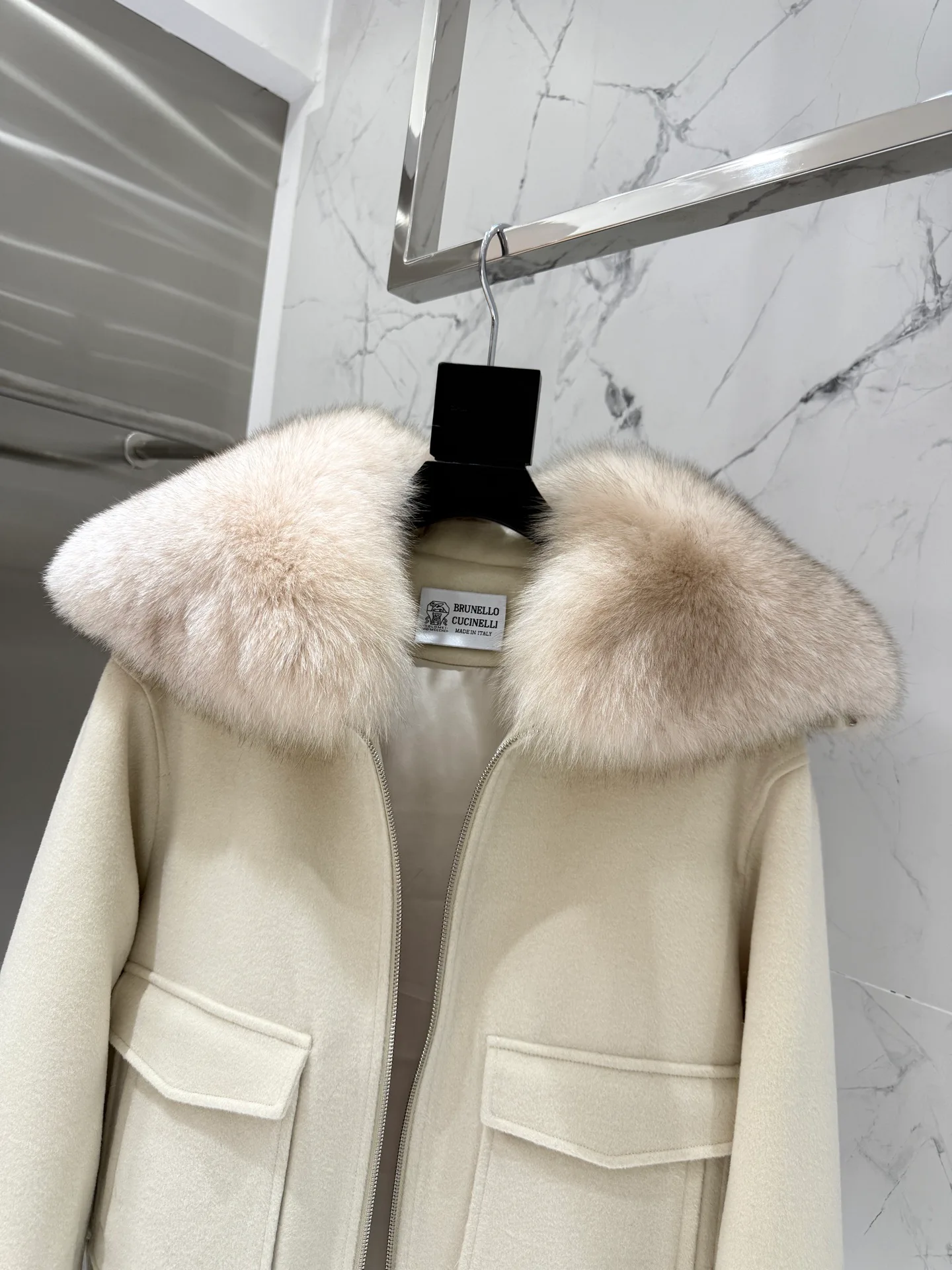 Куртки И Пуховики Женские Loro Piana 18699804