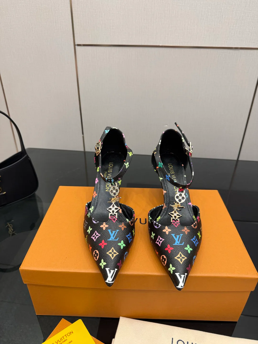 Туфли Женские Louis Vuitton 11755398
