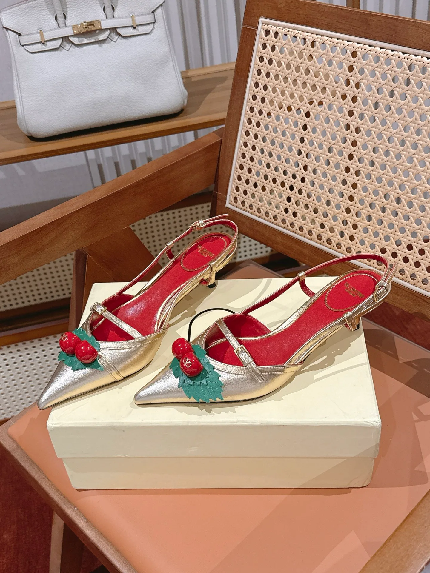 Босоножки Женские Valentino 17665580