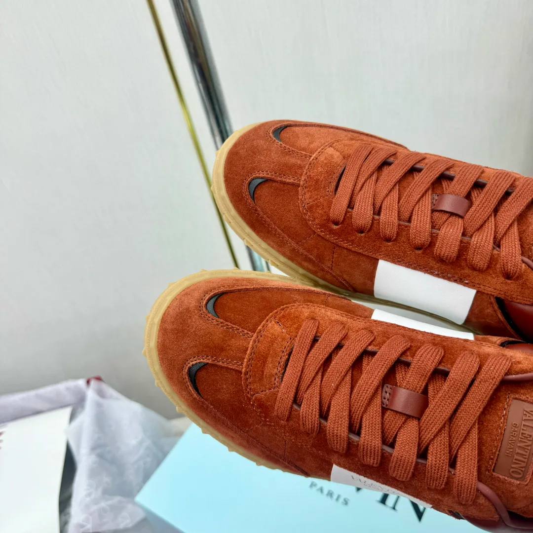 Кроссовки Женские Valentino 17955037
