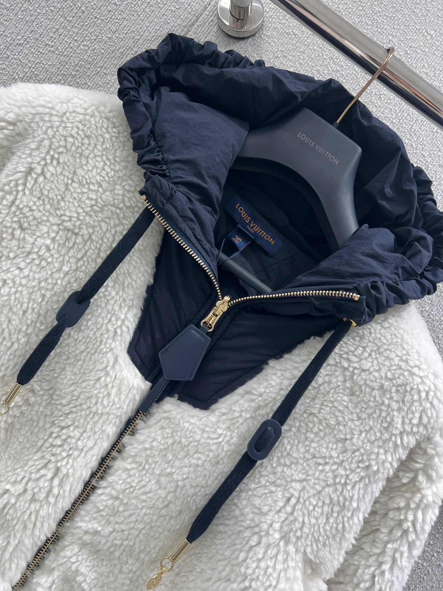 Куртки И Пуховики Женские Louis Vuitton 1068428