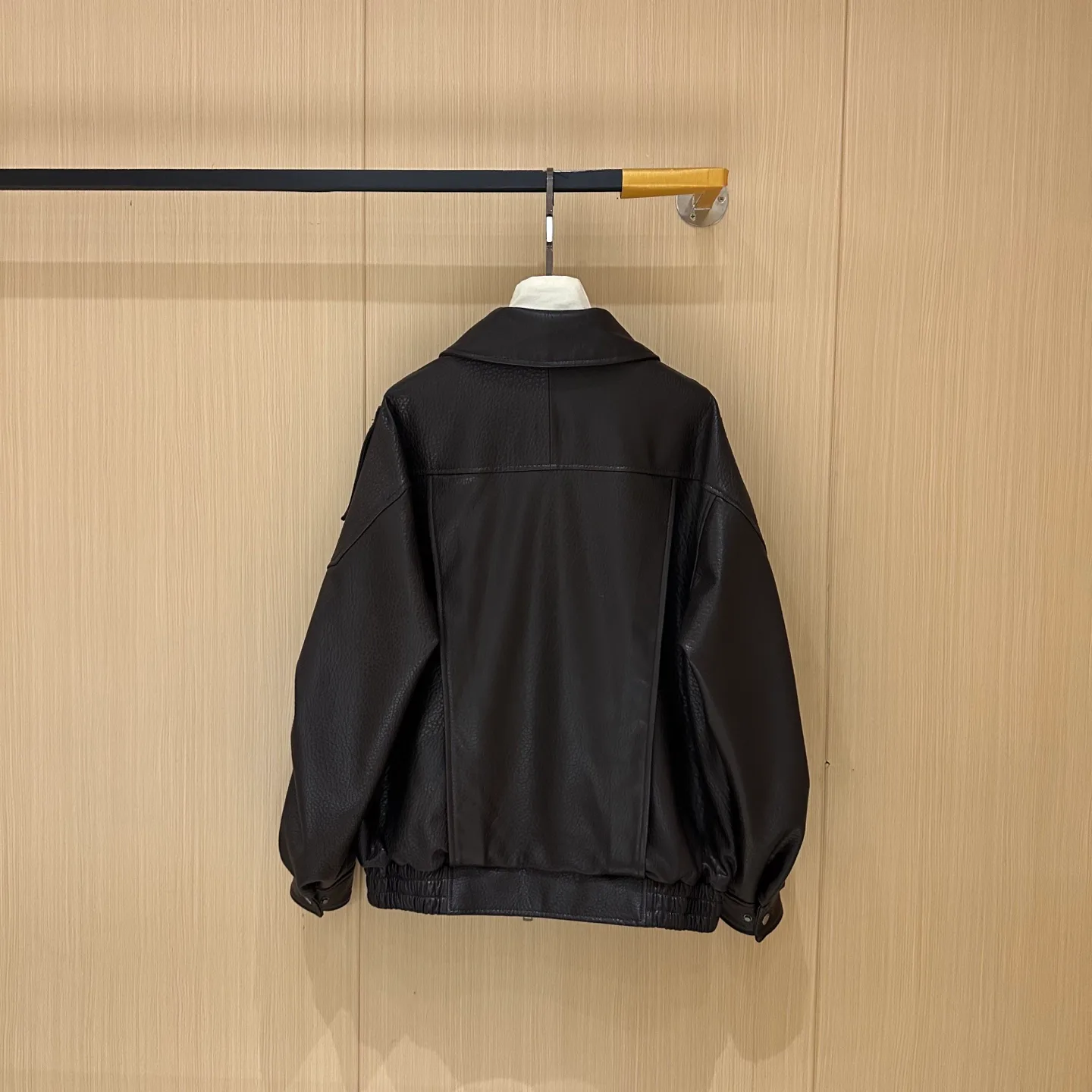 Кожаные Куртки И Дублёнки Женские Saint Laurent 11686176