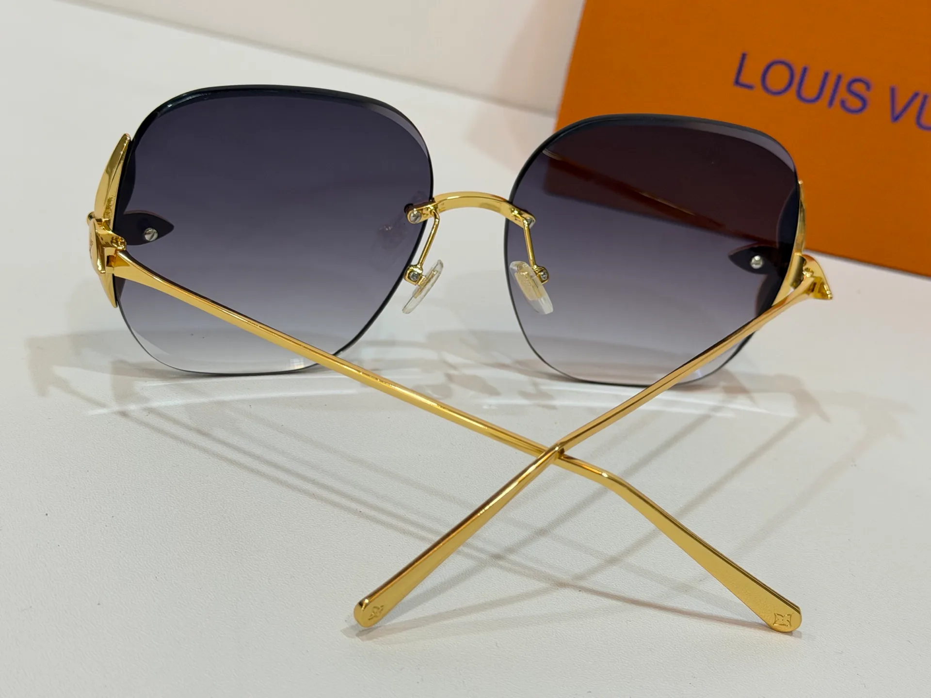 Очки Louis Vuitton 14321646