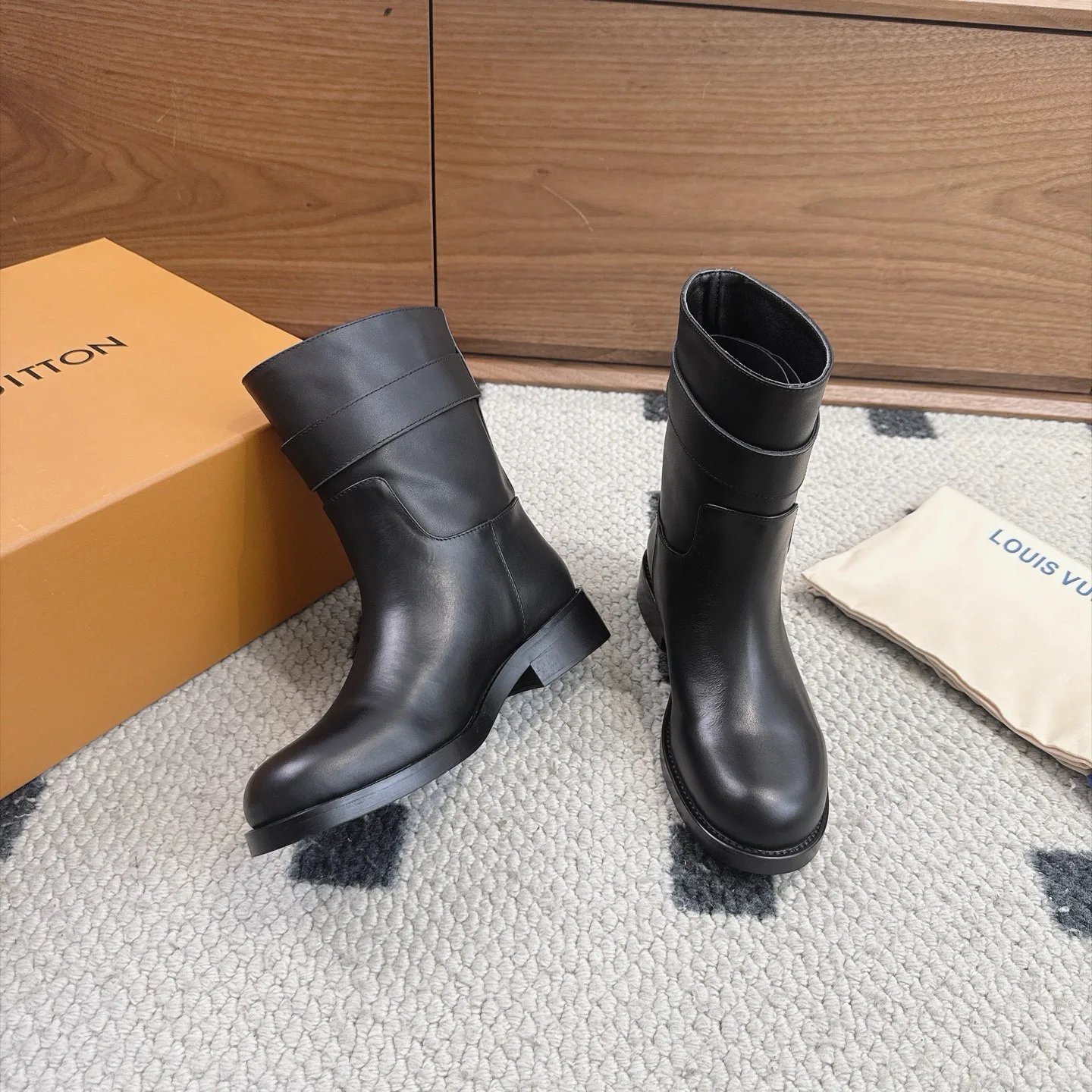 Ботинки Женские Louis Vuitton 18025531