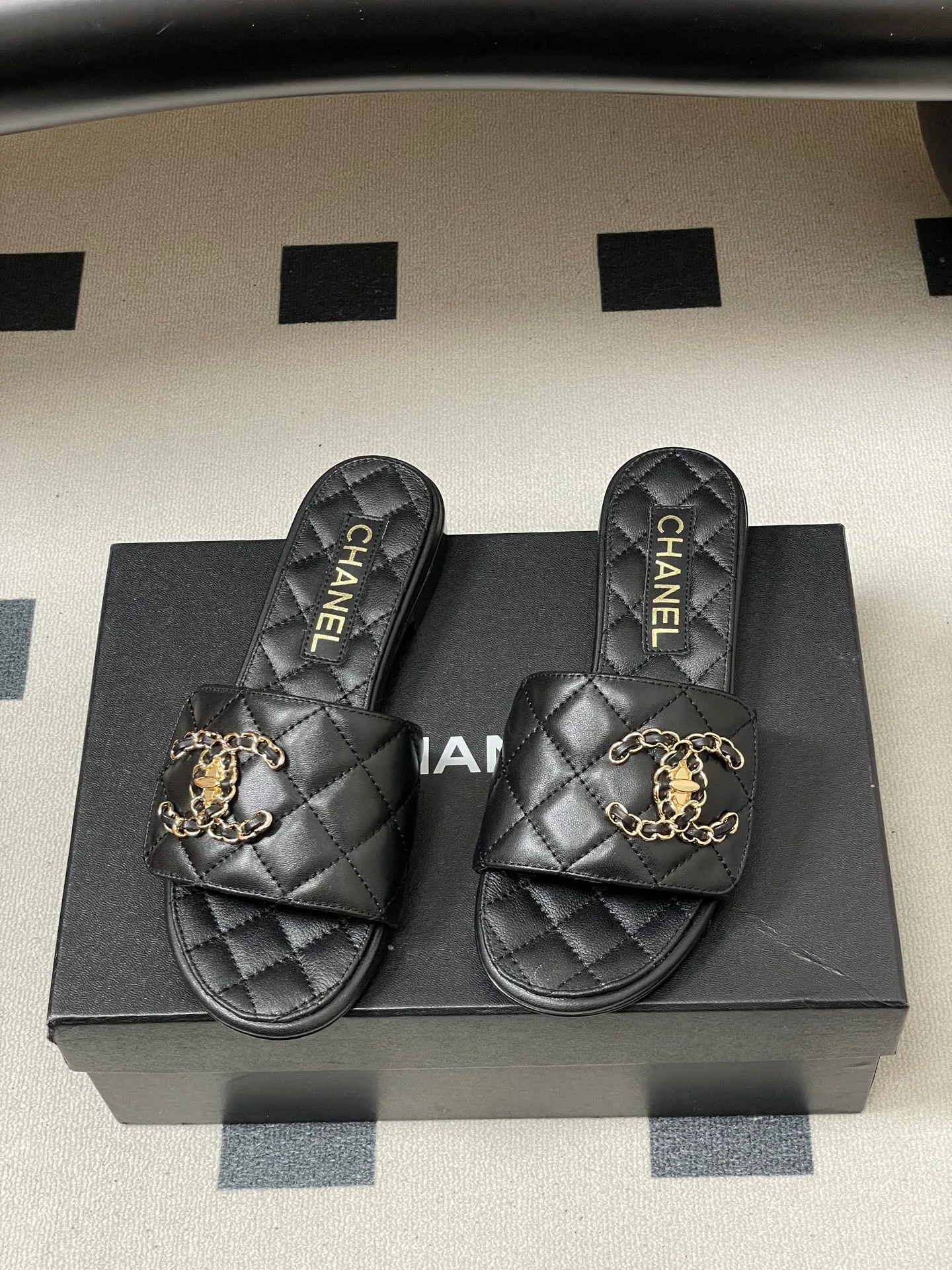 Босоножки Женские Chanel 10993841