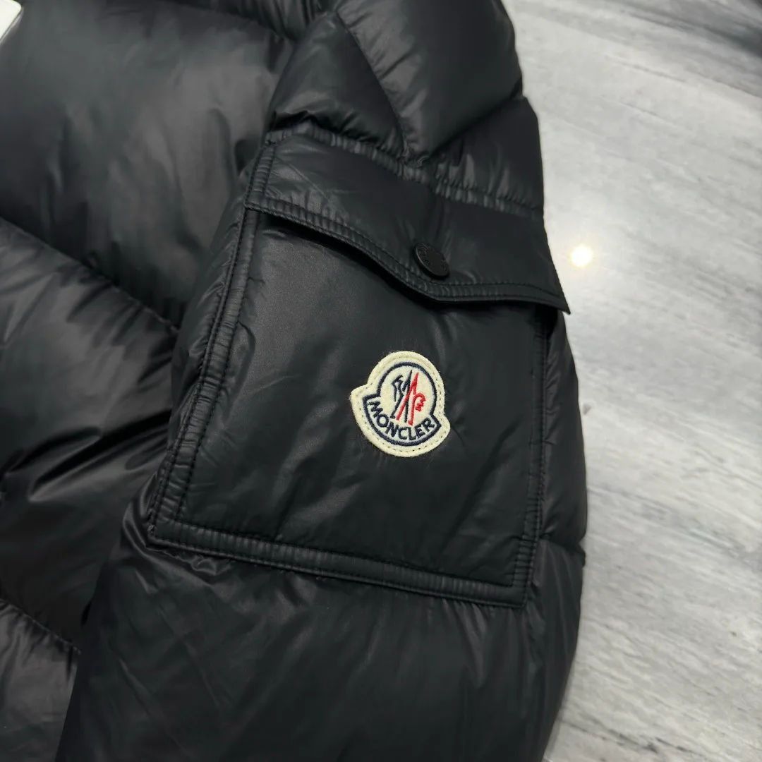 Куртки И Пуховики Мужские Moncler 17927103
