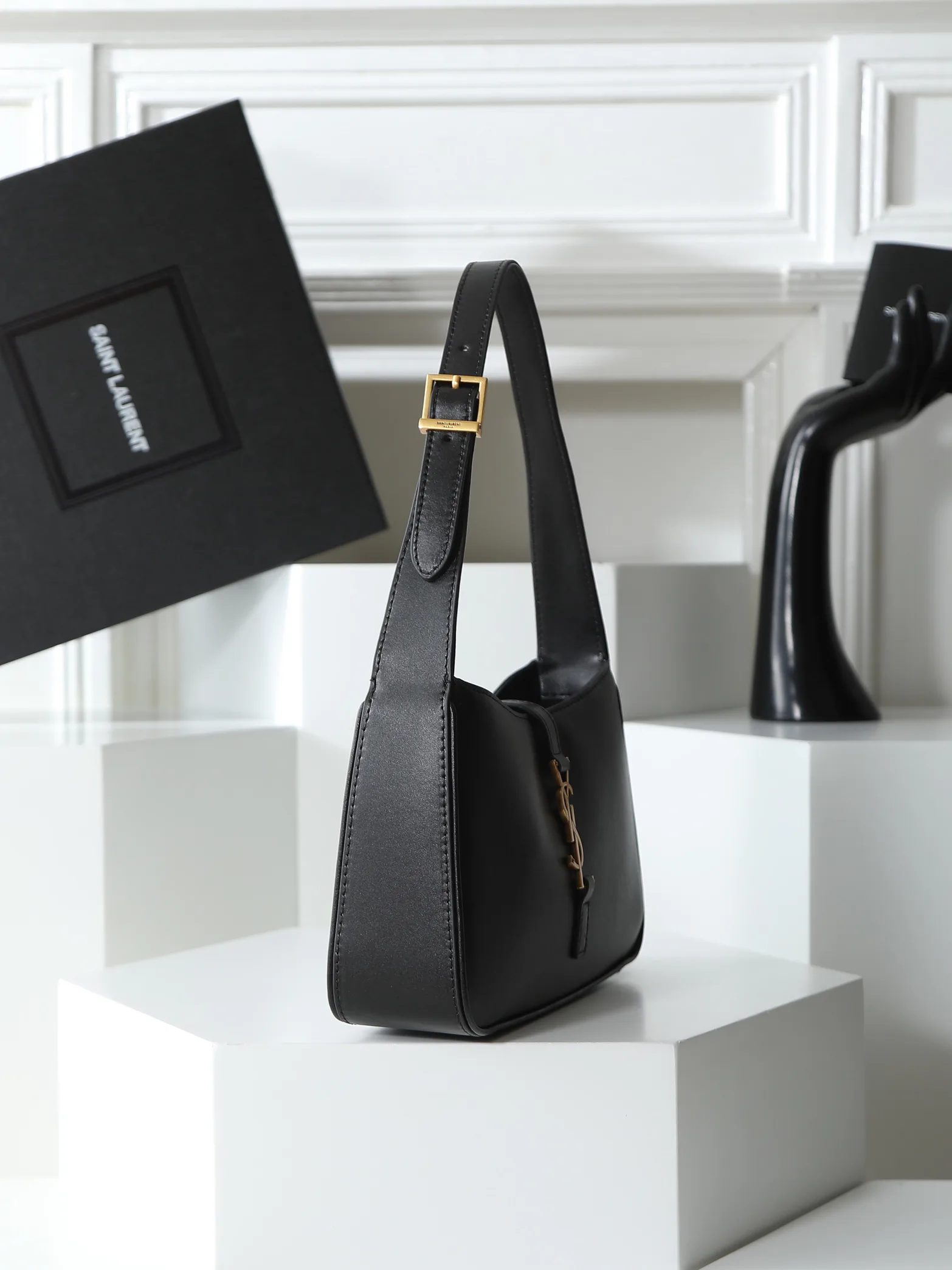 Классические Сумки Женские Saint Laurent 18005140