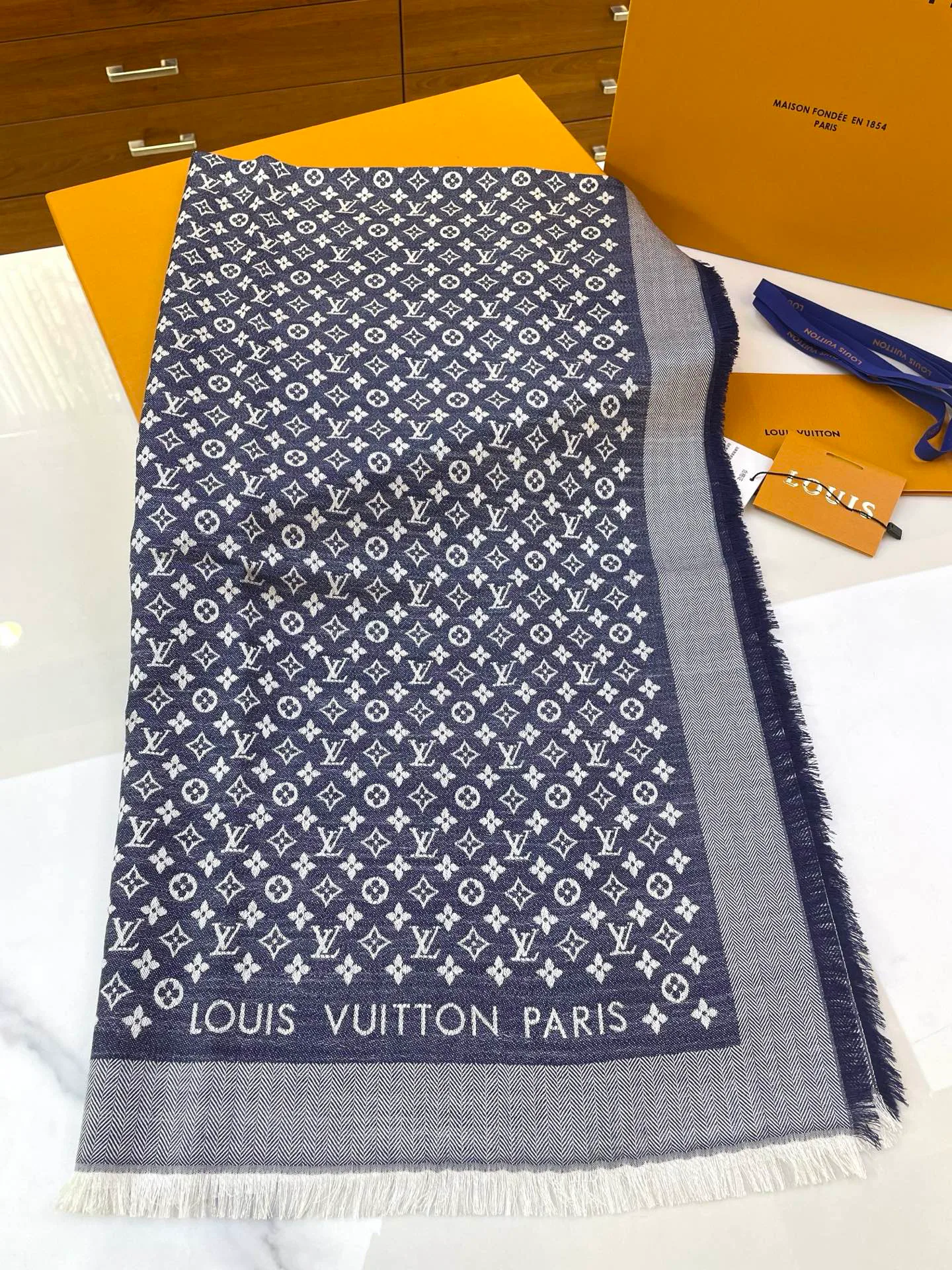 Шарфы Louis Vuitton 104655