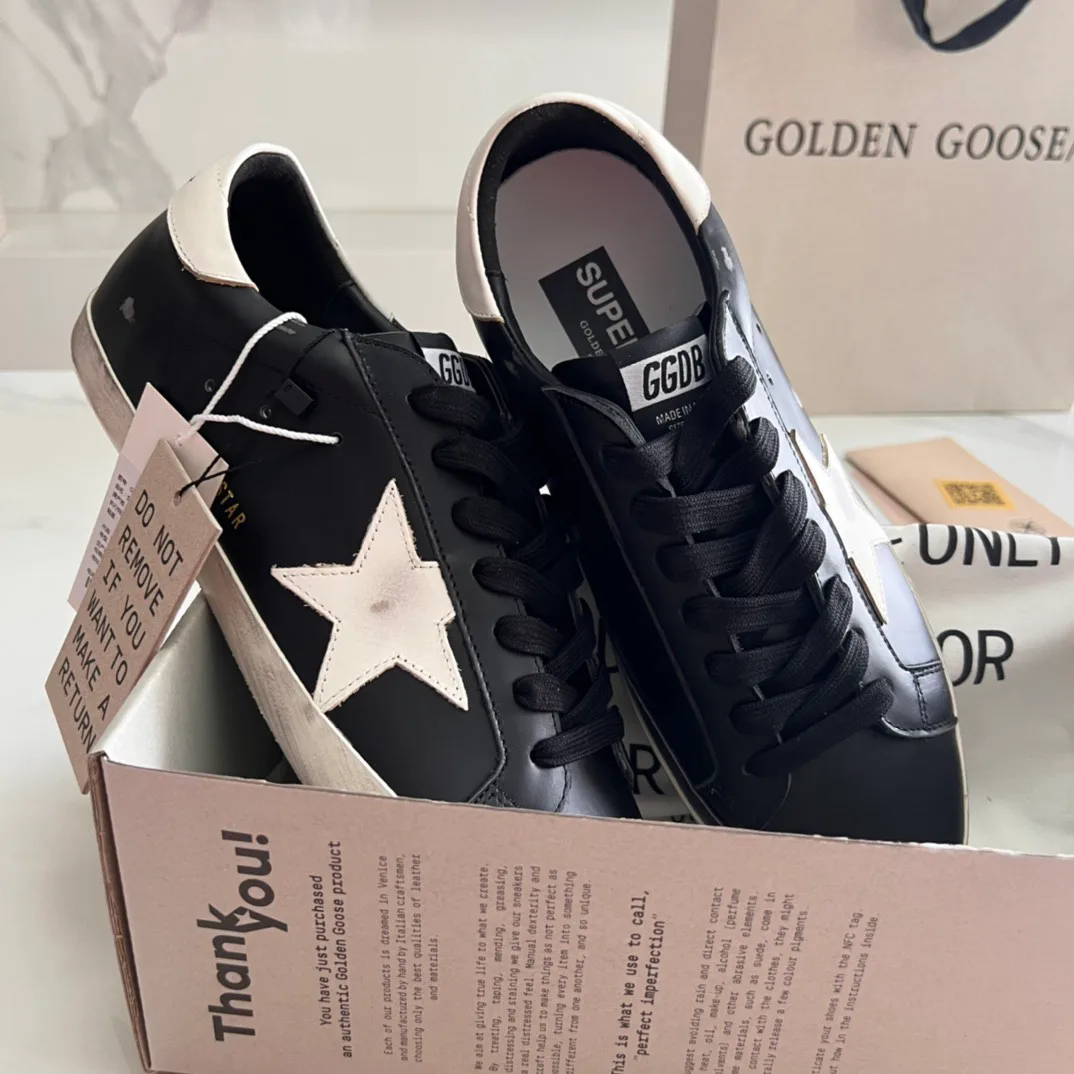 Кроссовки Женские Golden Goose 16995647
