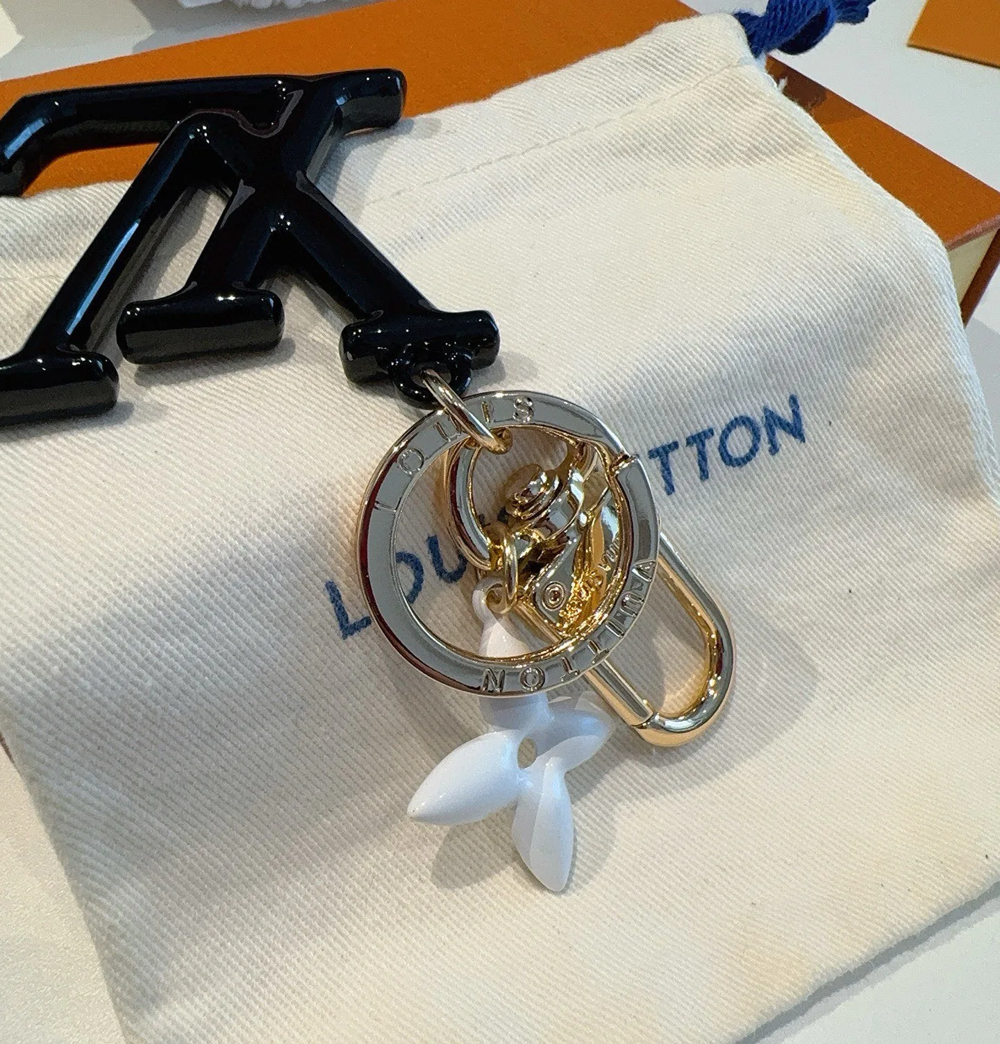 Бижутерия Louis Vuitton 14337222