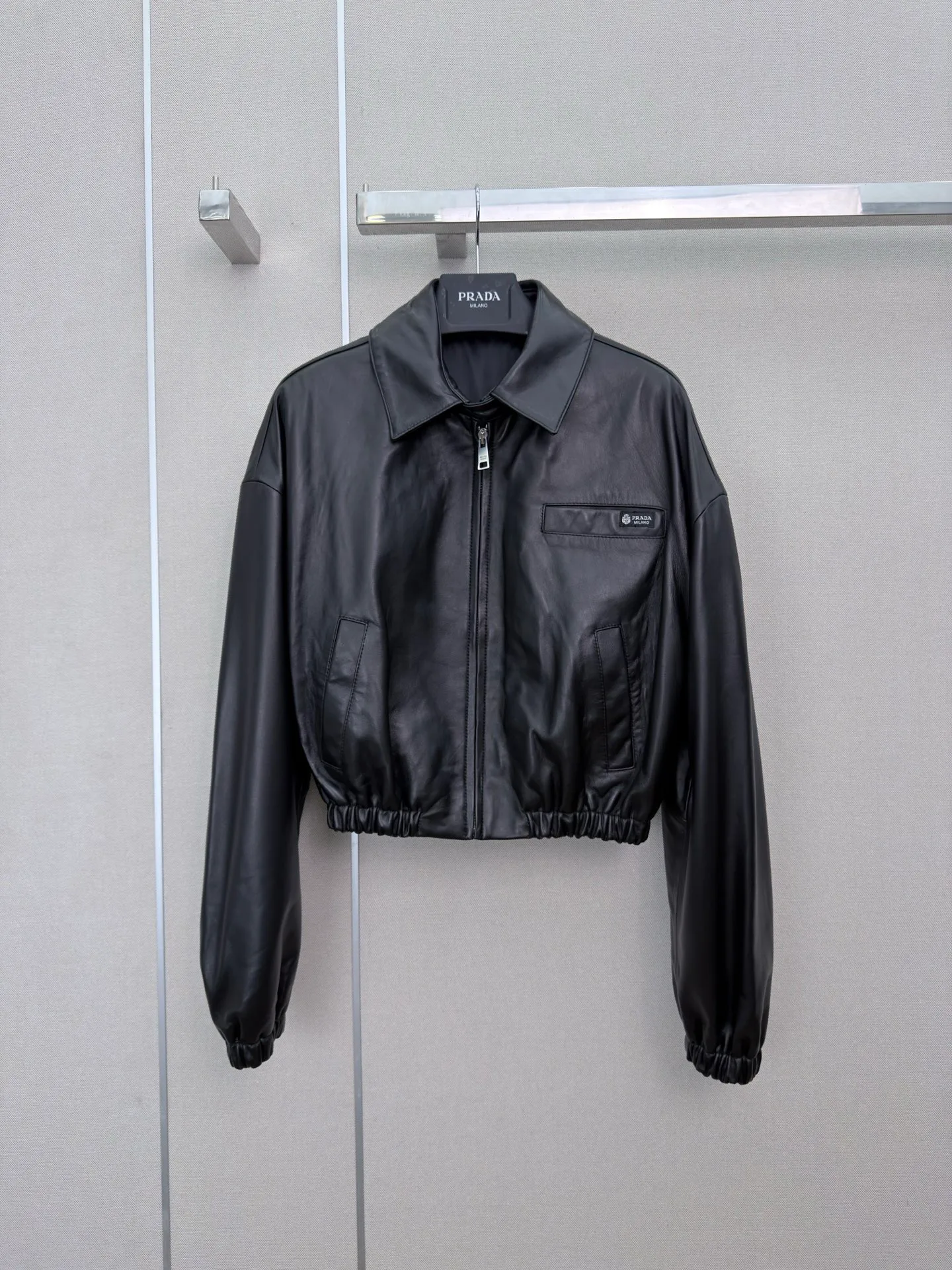 Кожаные Куртки И Дублёнки Женские Prada 18506463