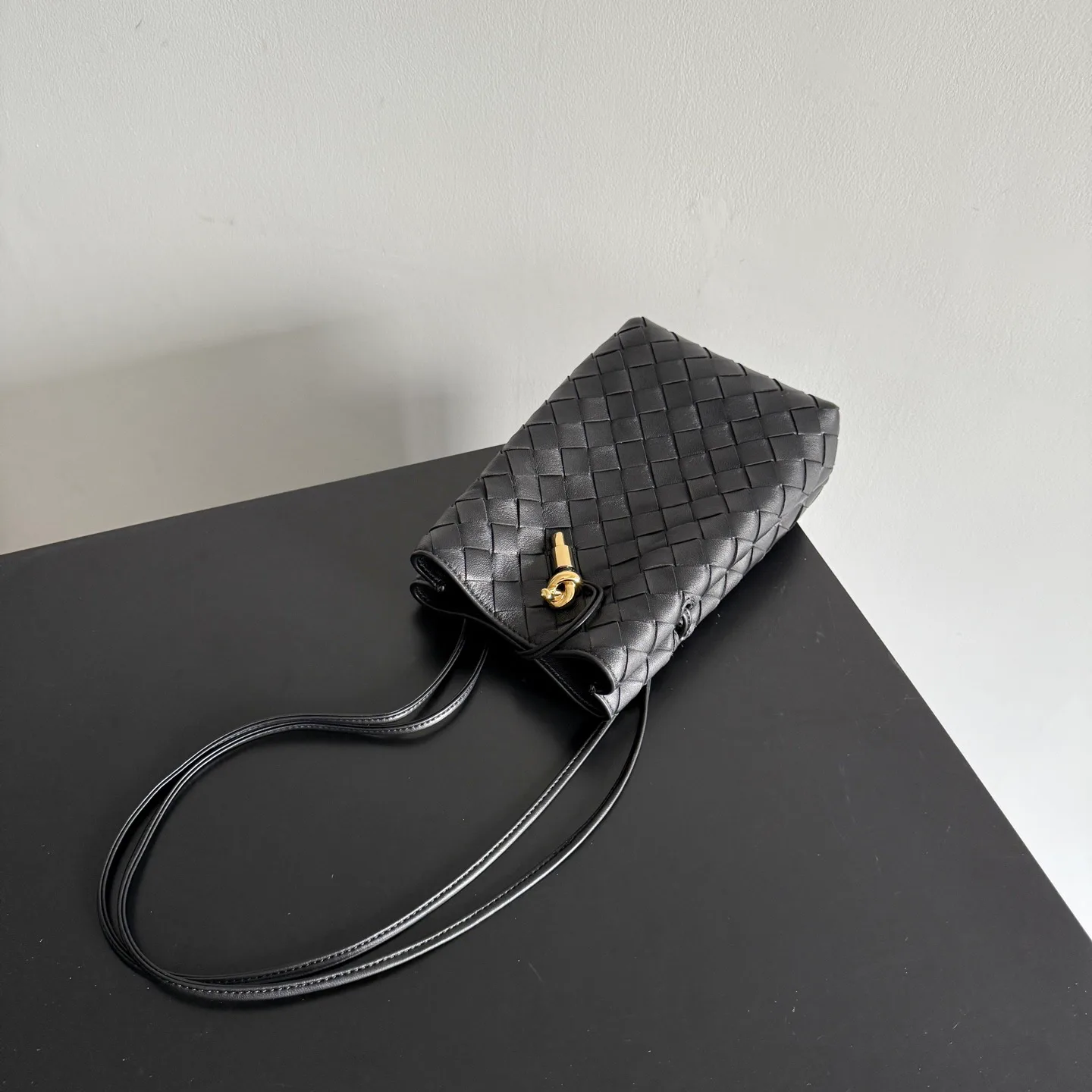 Сумки На Ремне Женские Bottega Veneta 11978384