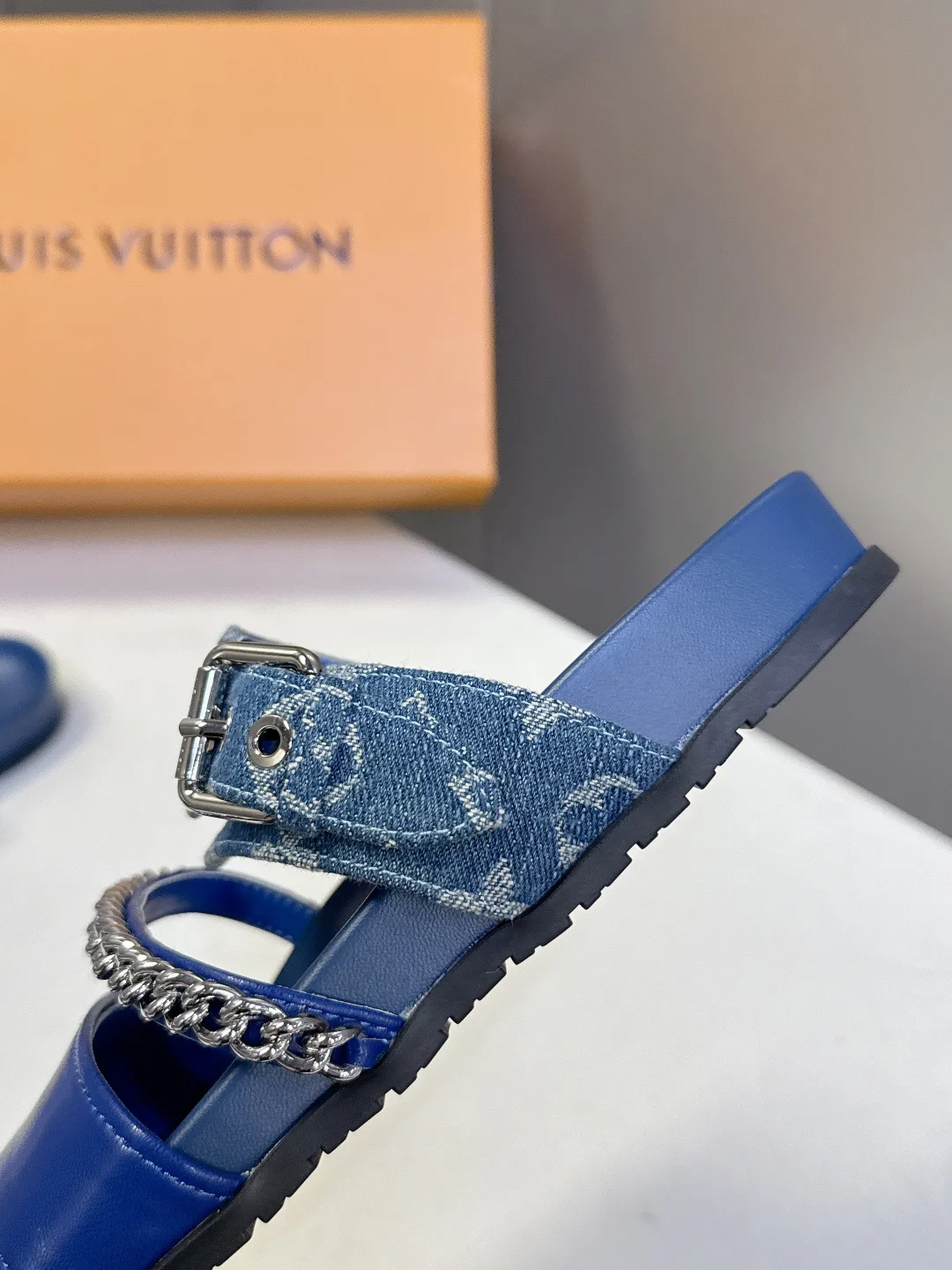 Сандалии Женские Louis Vuitton 13370820