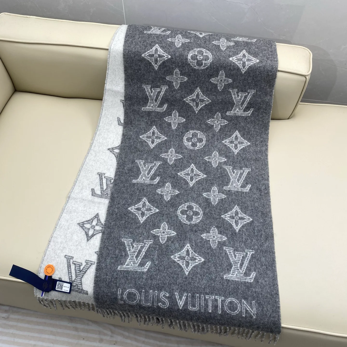 Шарфы Louis Vuitton 563345