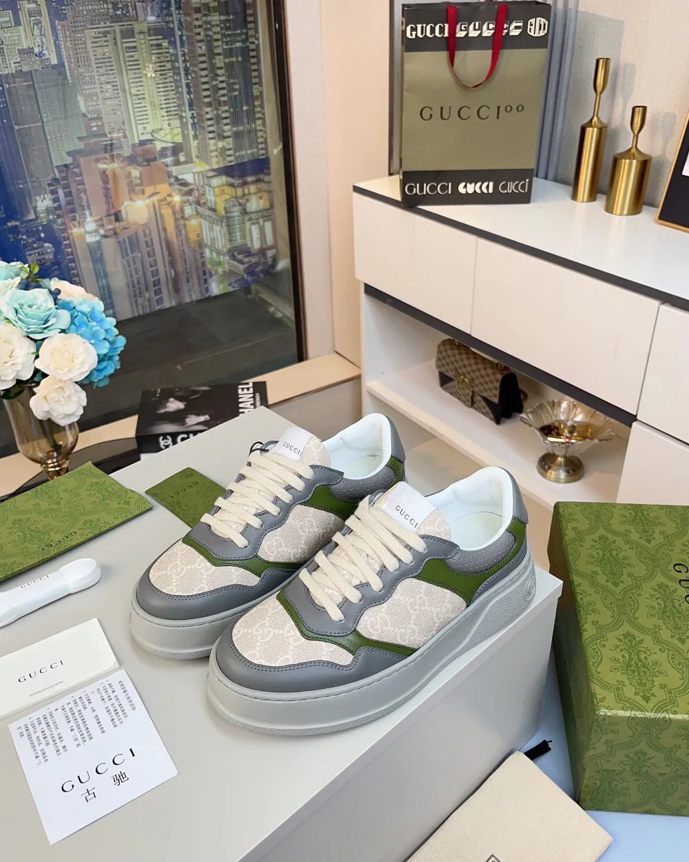 Кроссовки Женские Gucci 18369630