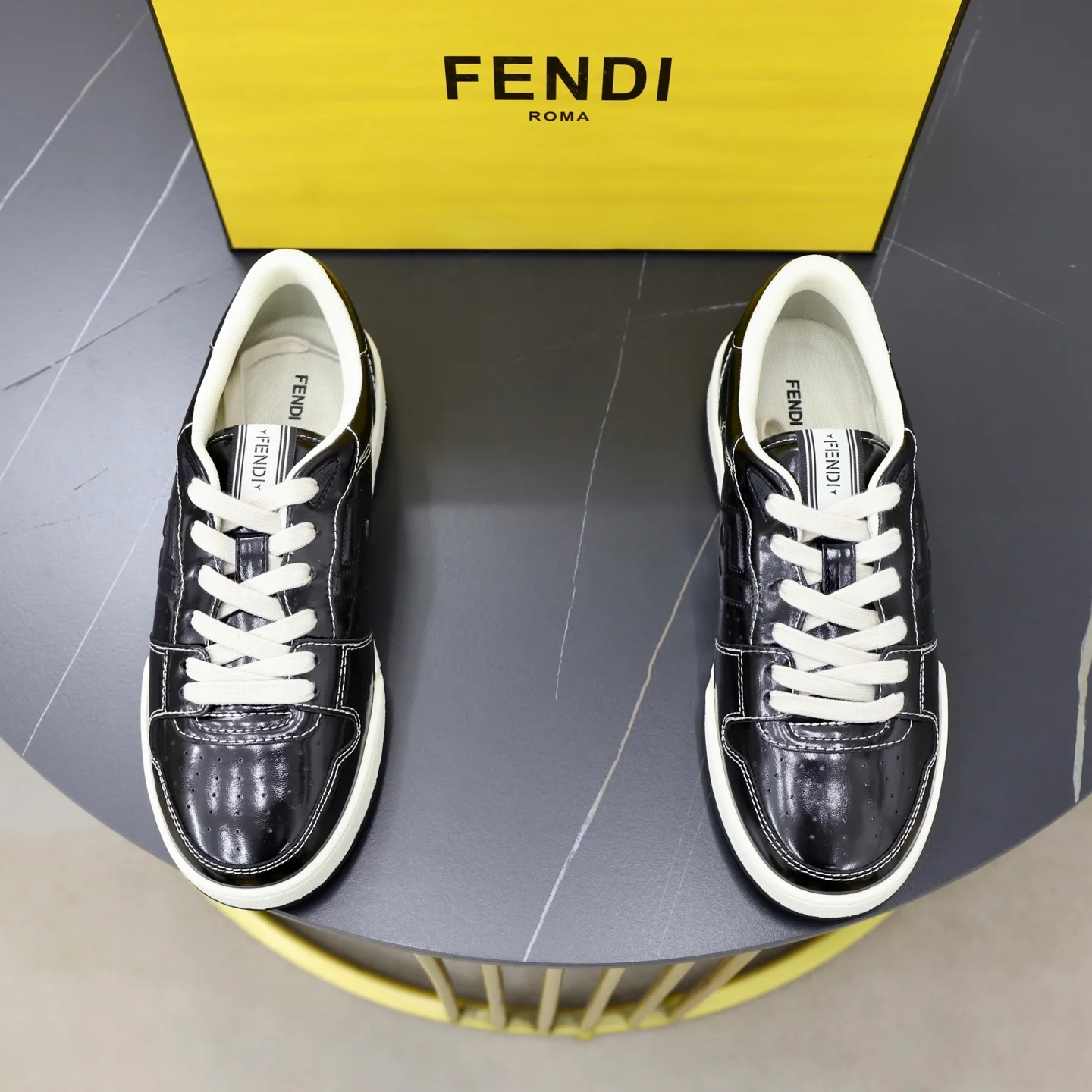 Кроссовки Женские Fendi 18516271
