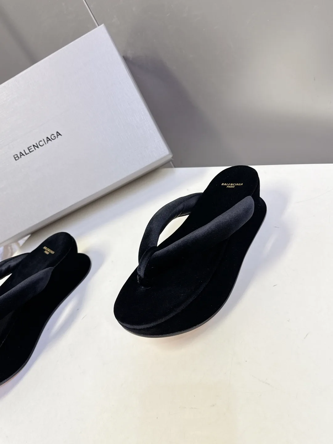 Шлепанцы Женские Balenciaga 14709510