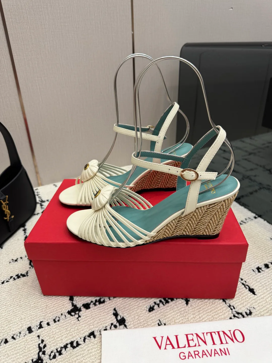 Босоножки Женские Valentino 18049001