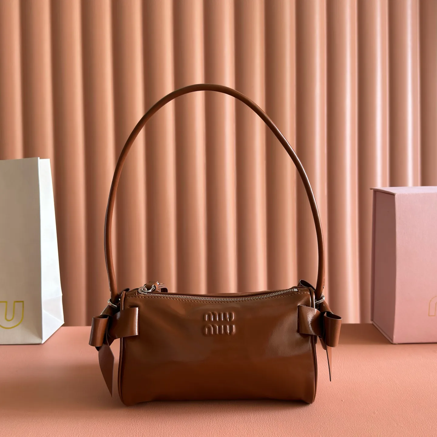 Классические Сумки Женские Miu Miu 18148116