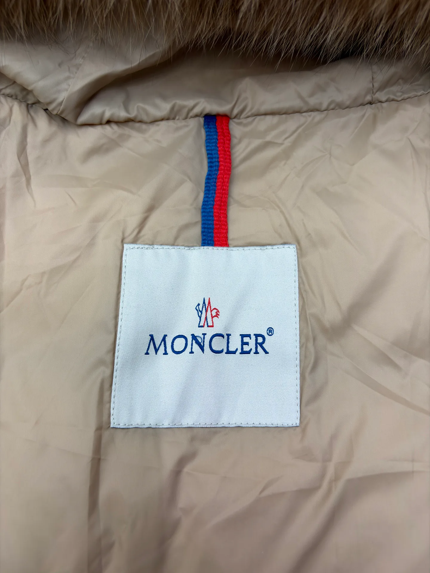 Куртки И Пуховики Женские Moncler 18111720
