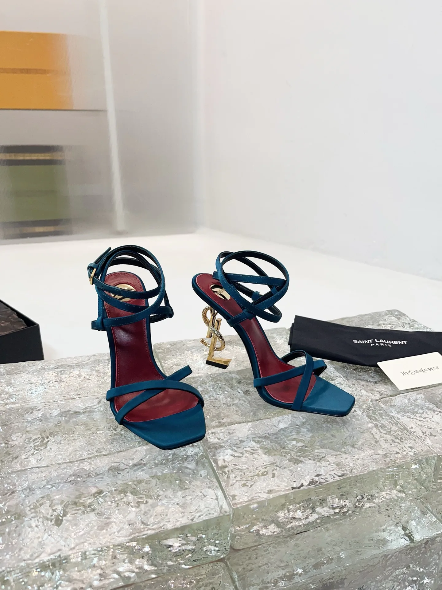 Босоножки Женские Saint Laurent 11278445