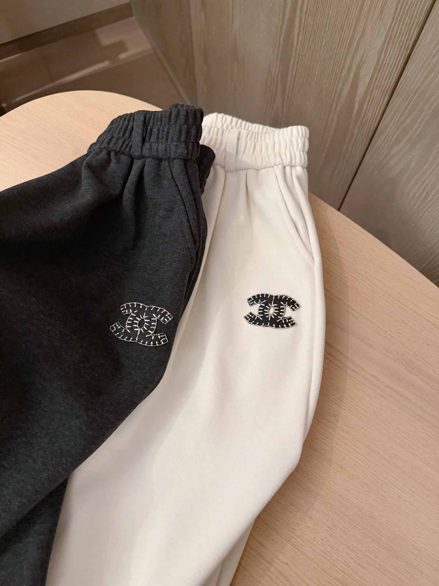 Брюки Женские Chanel 19056030