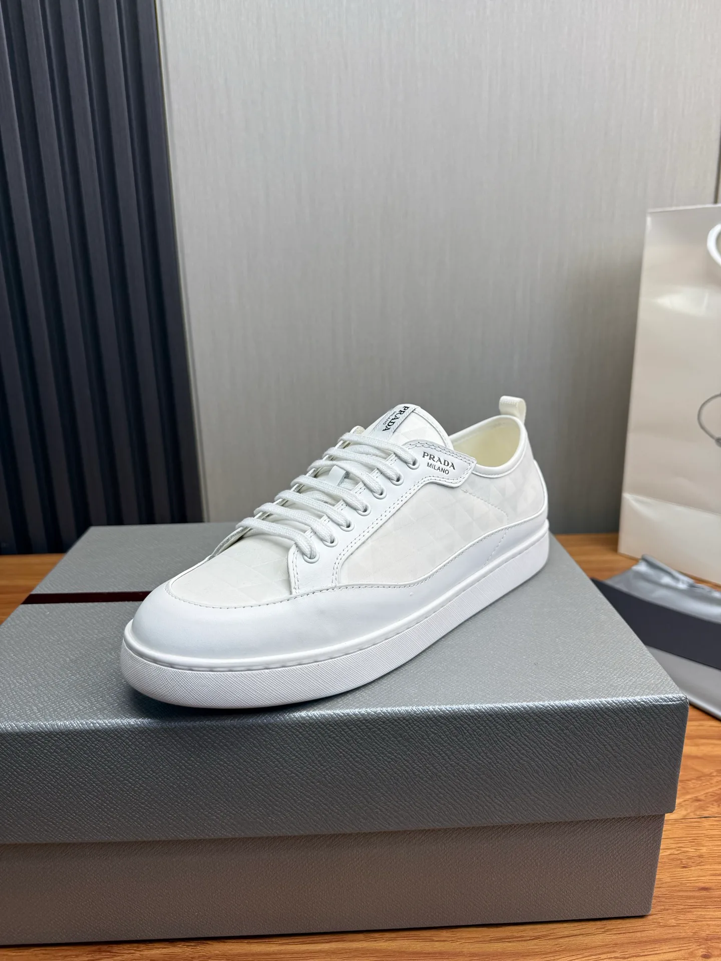 Кроссовки Мужские Prada 13537322