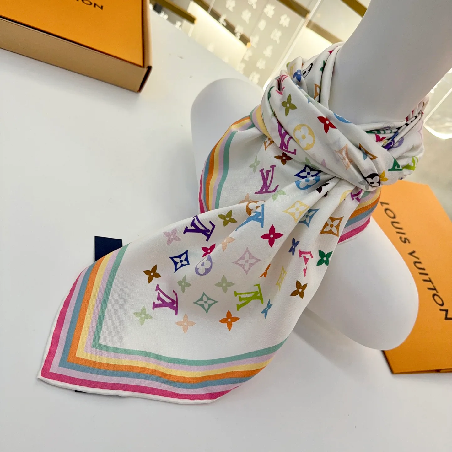 Шарфы Louis Vuitton 589989