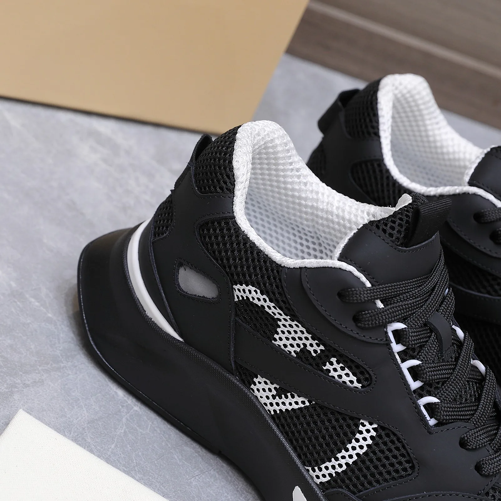 Кроссовки Мужские Valentino 17604590