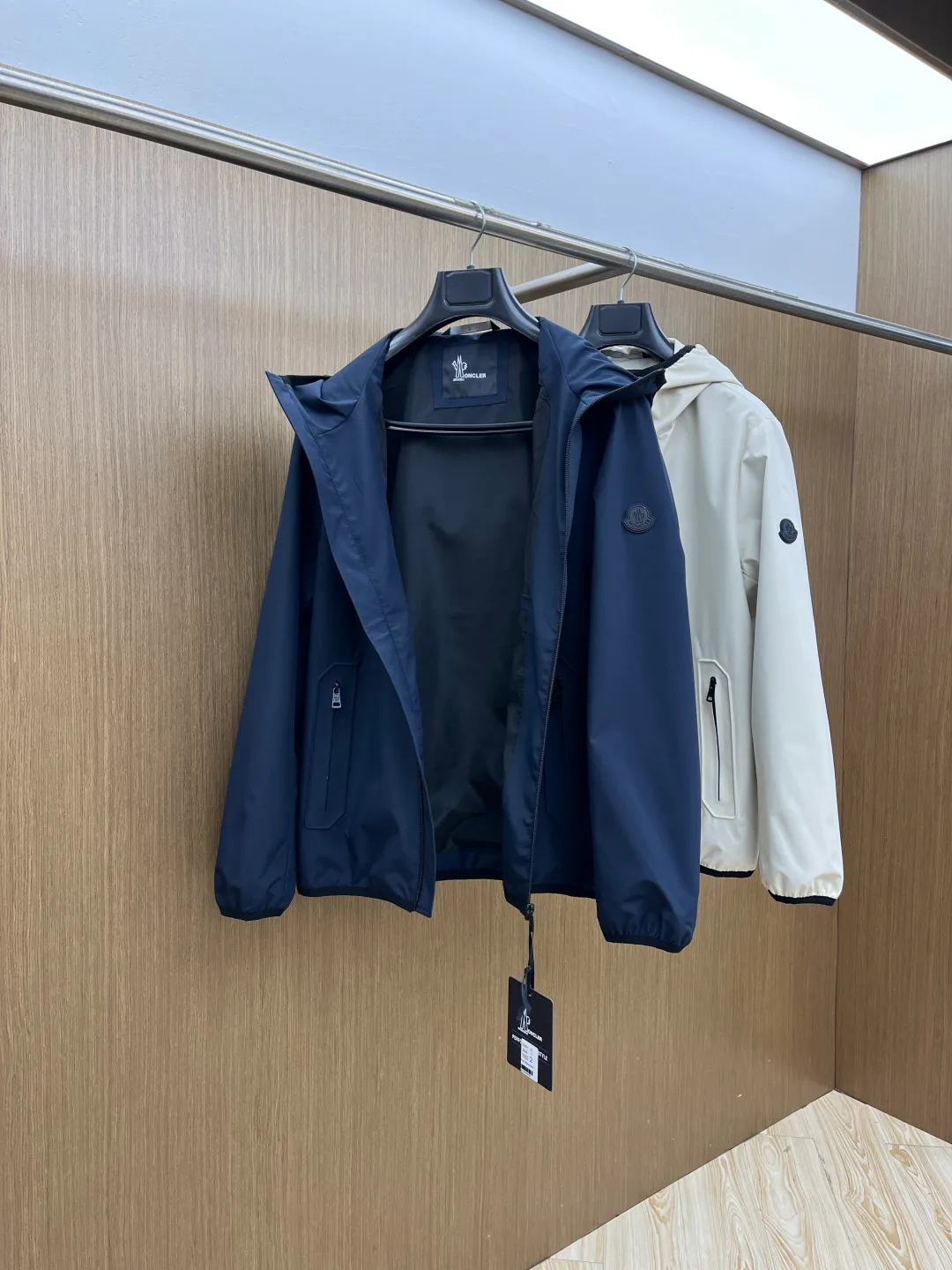 Куртки И Пуховики Мужские Moncler 18244038