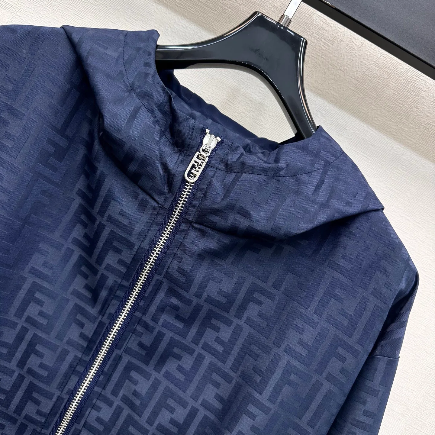 Куртки И Пуховики Женские Fendi 18204521