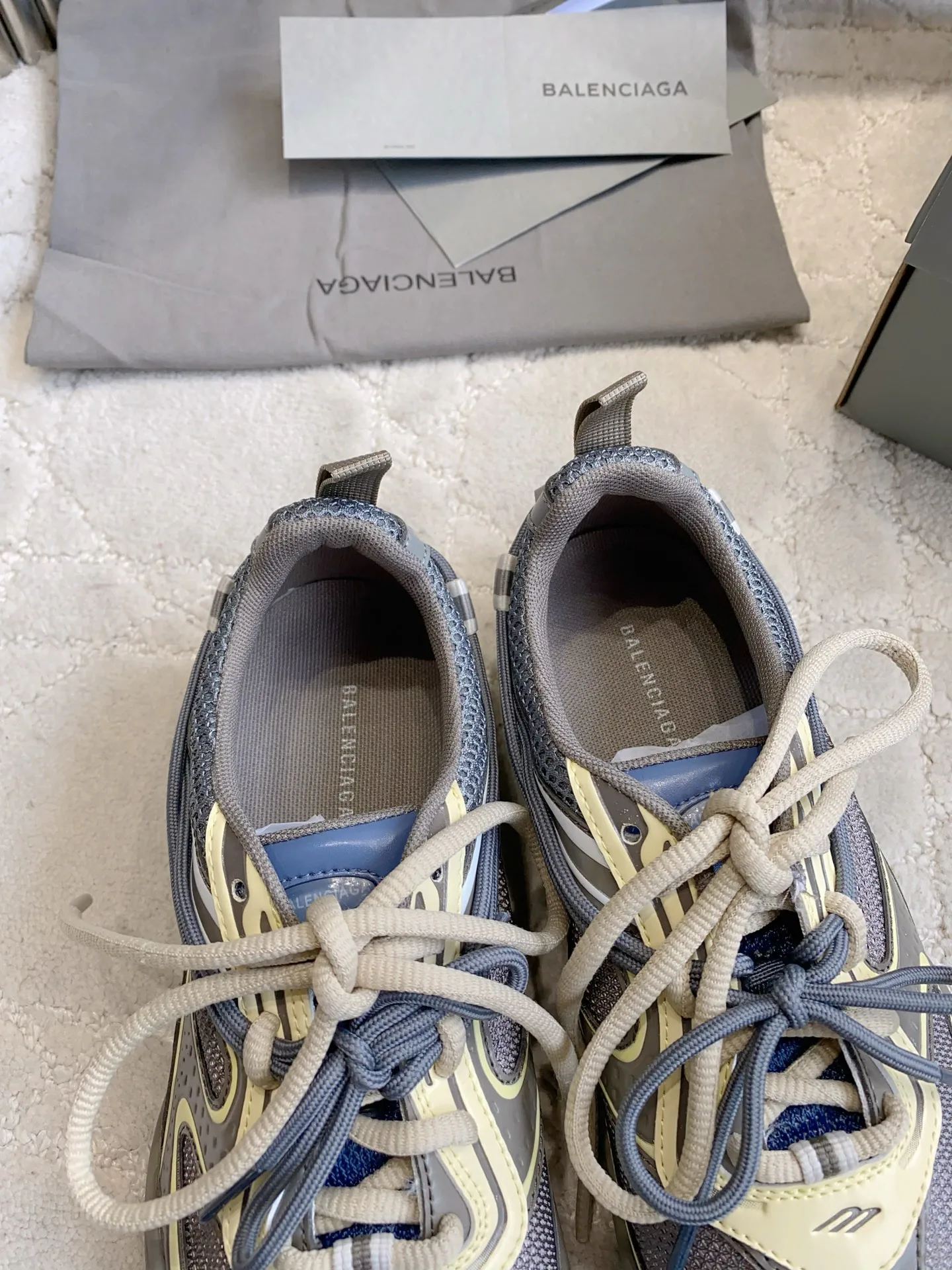Кроссовки Женские Balenciaga 18133406