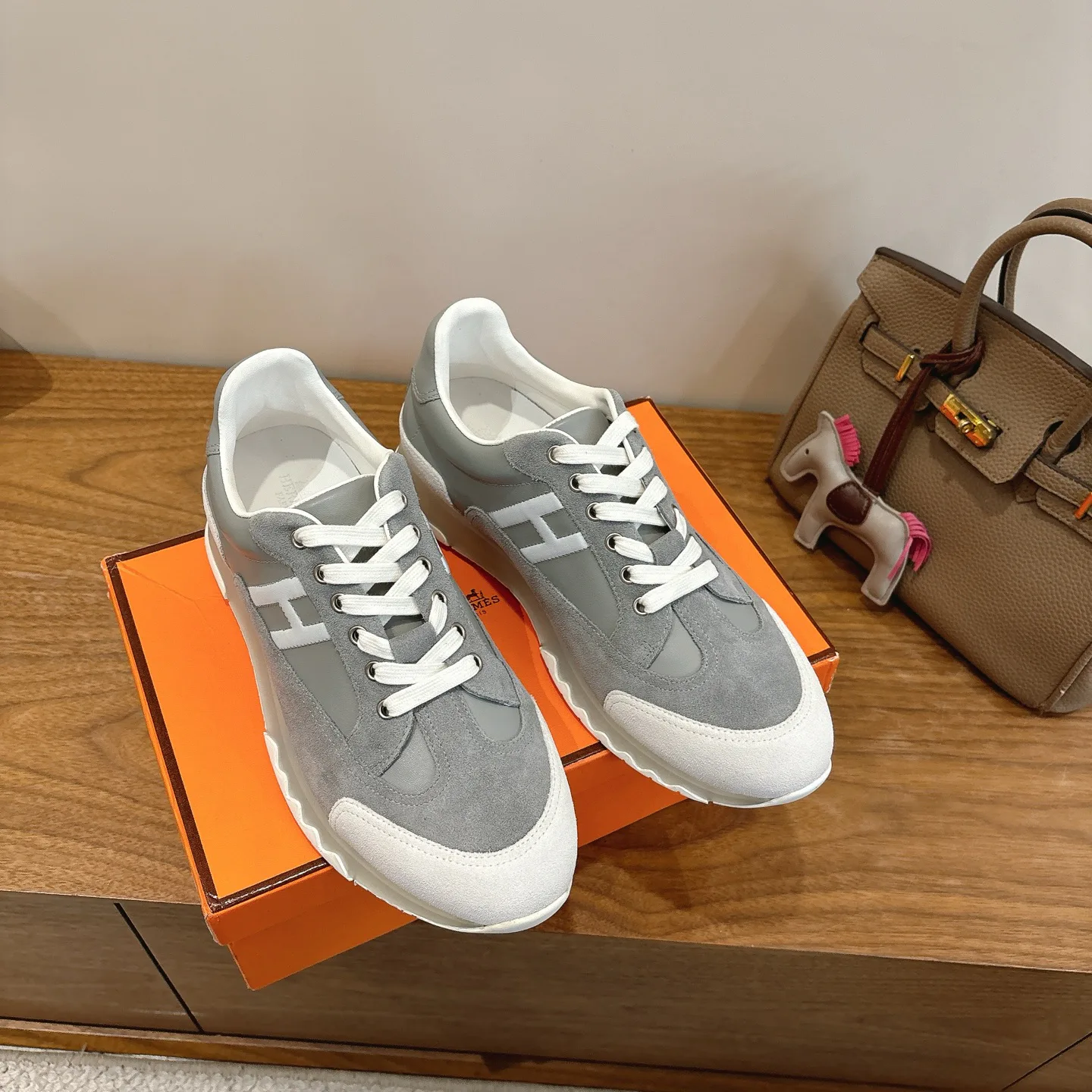 Кроссовки Женские Hermes 1886256
