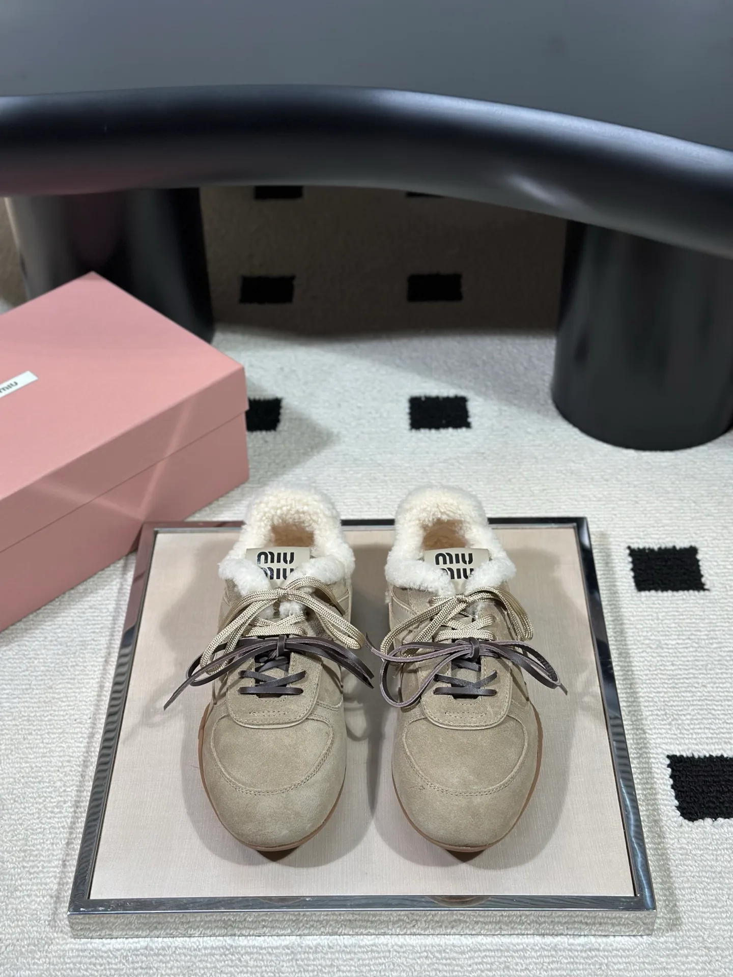 Кроссовки Женские Miu Miu 18638321