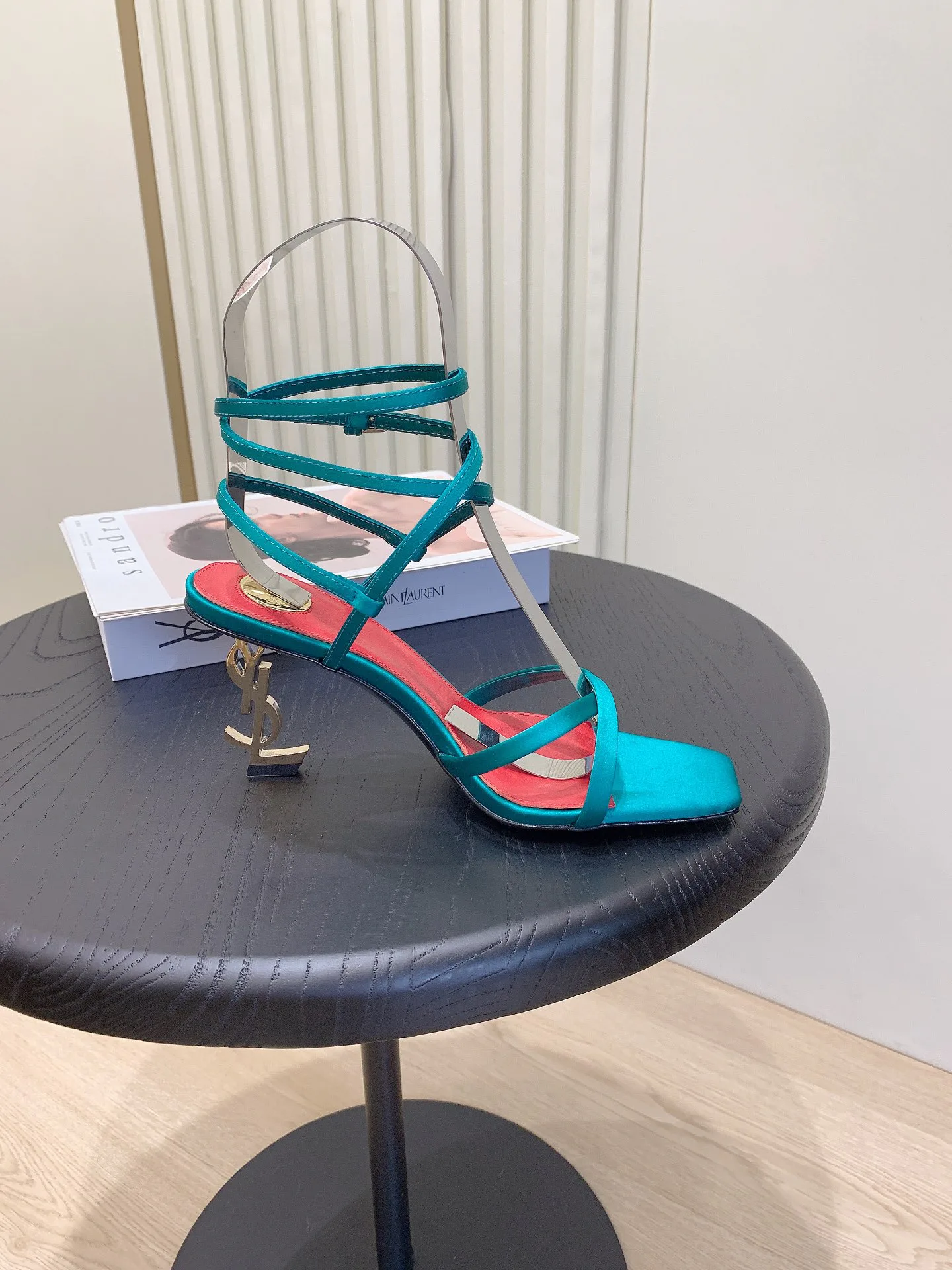 Босоножки Женские Saint Laurent 4511922