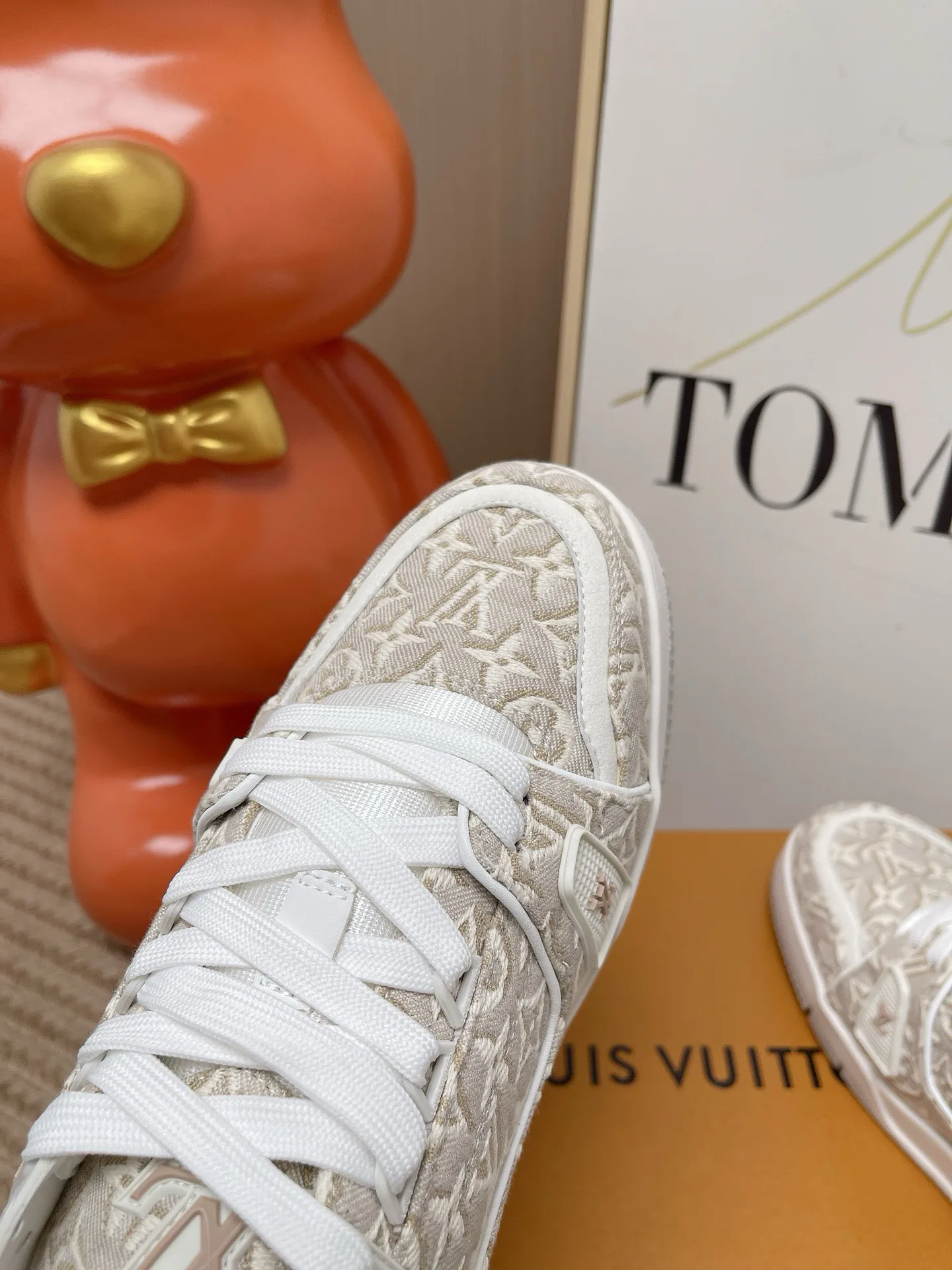 Кроссовки Женские Louis Vuitton 18810902