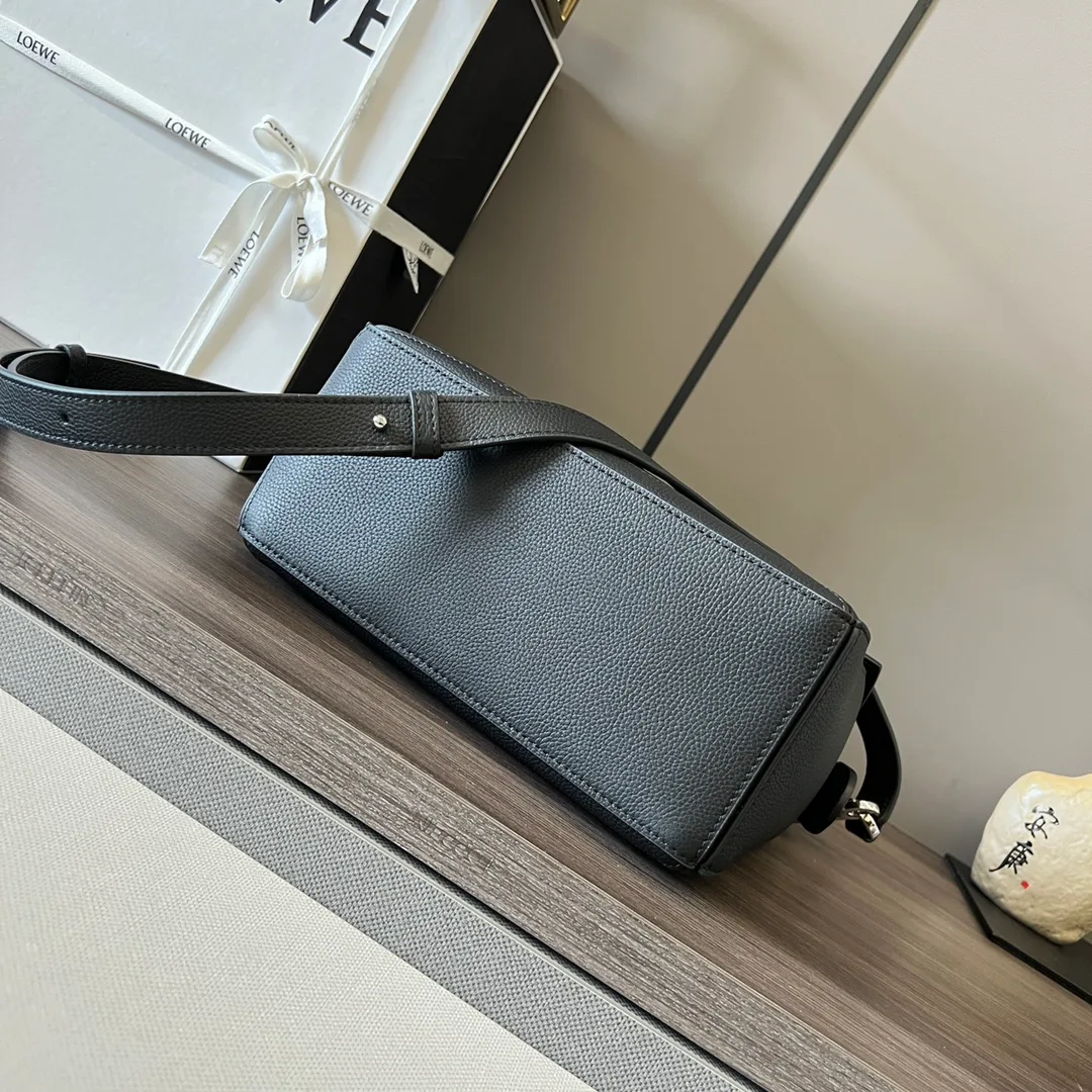 Классические Сумки Женские Loewe 13401810